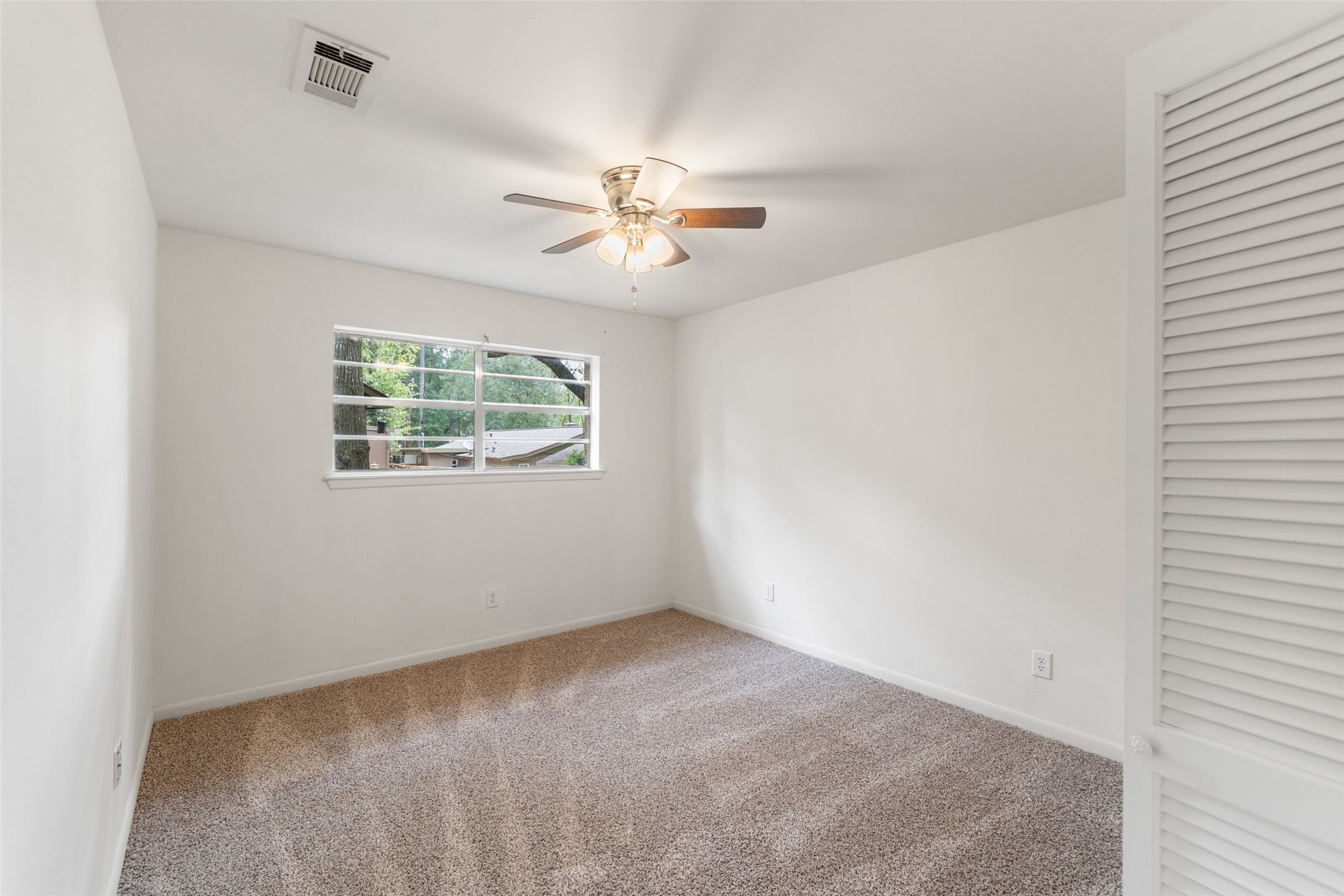 118 Sun City Lane Property Photo 23