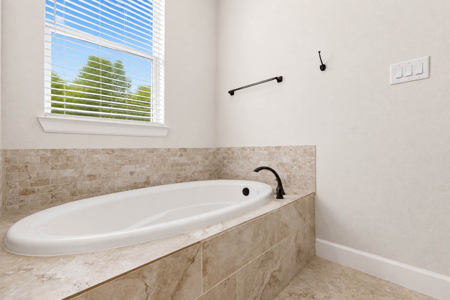 4007 Beacon Fisher Drive Property Photo 25