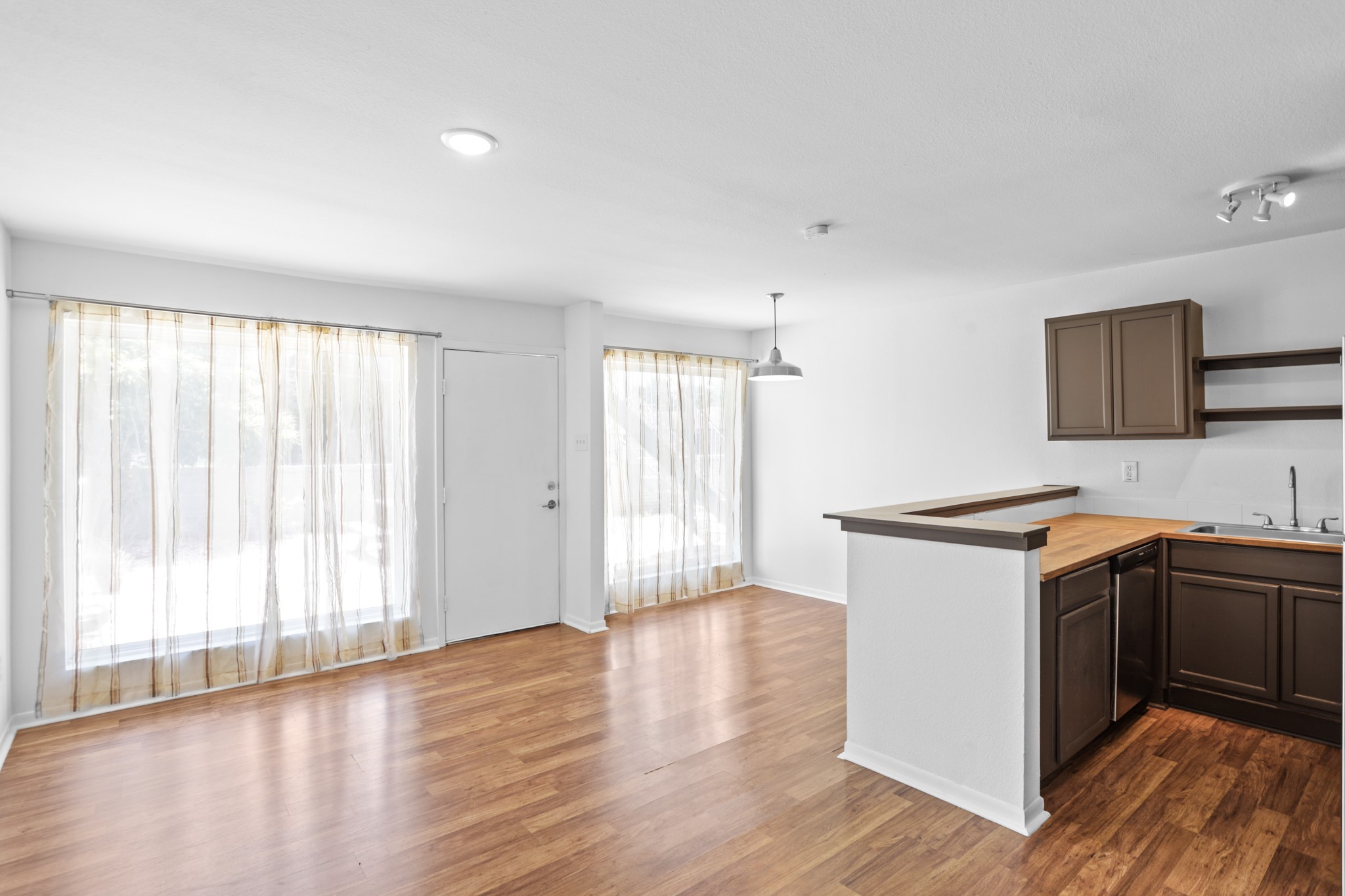 1408 Hughes Street 15 Property Photo 11