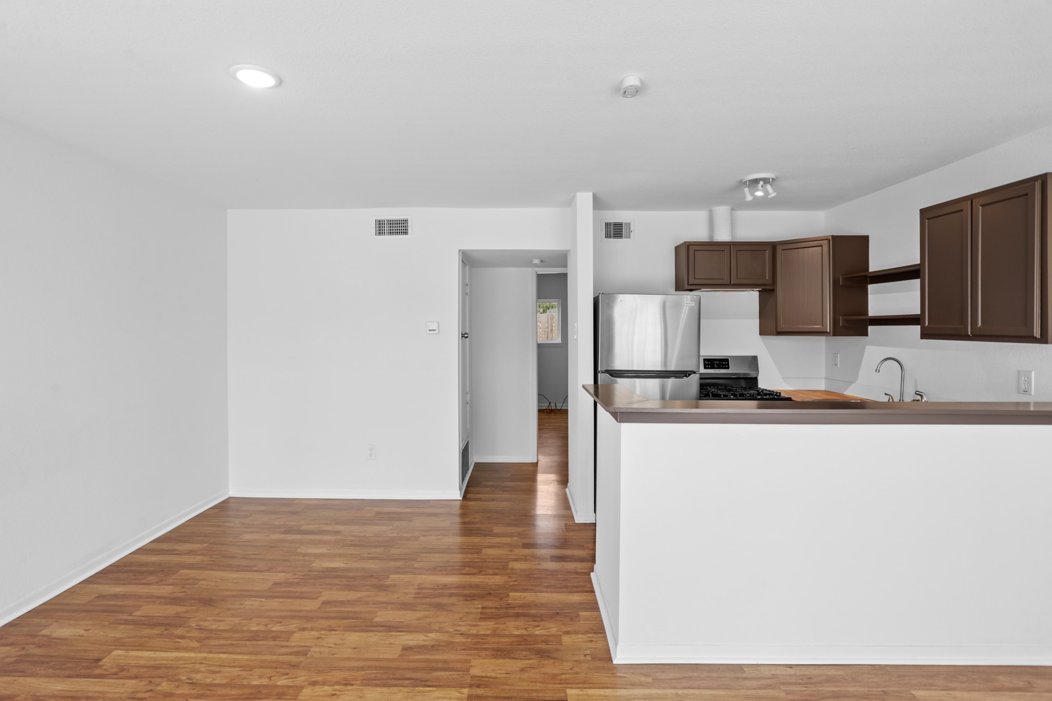 1408 Hughes Street 15 Property Photo 14
