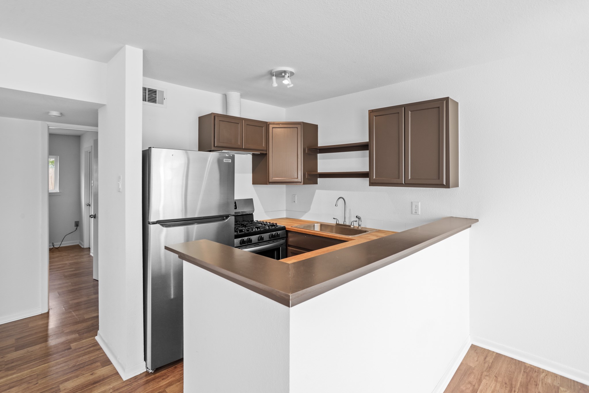 1408 Hughes Street 15 Property Photo 17
