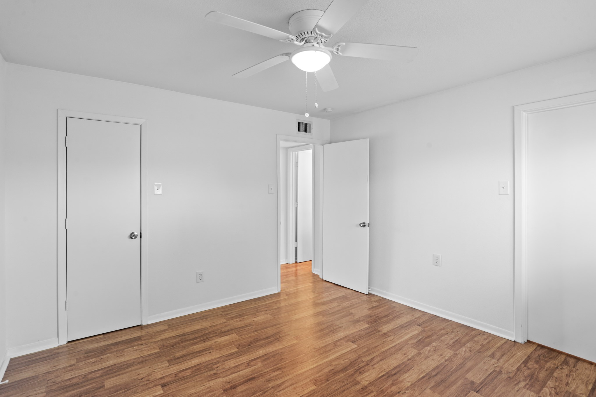1408 Hughes Street 15 Property Photo 23