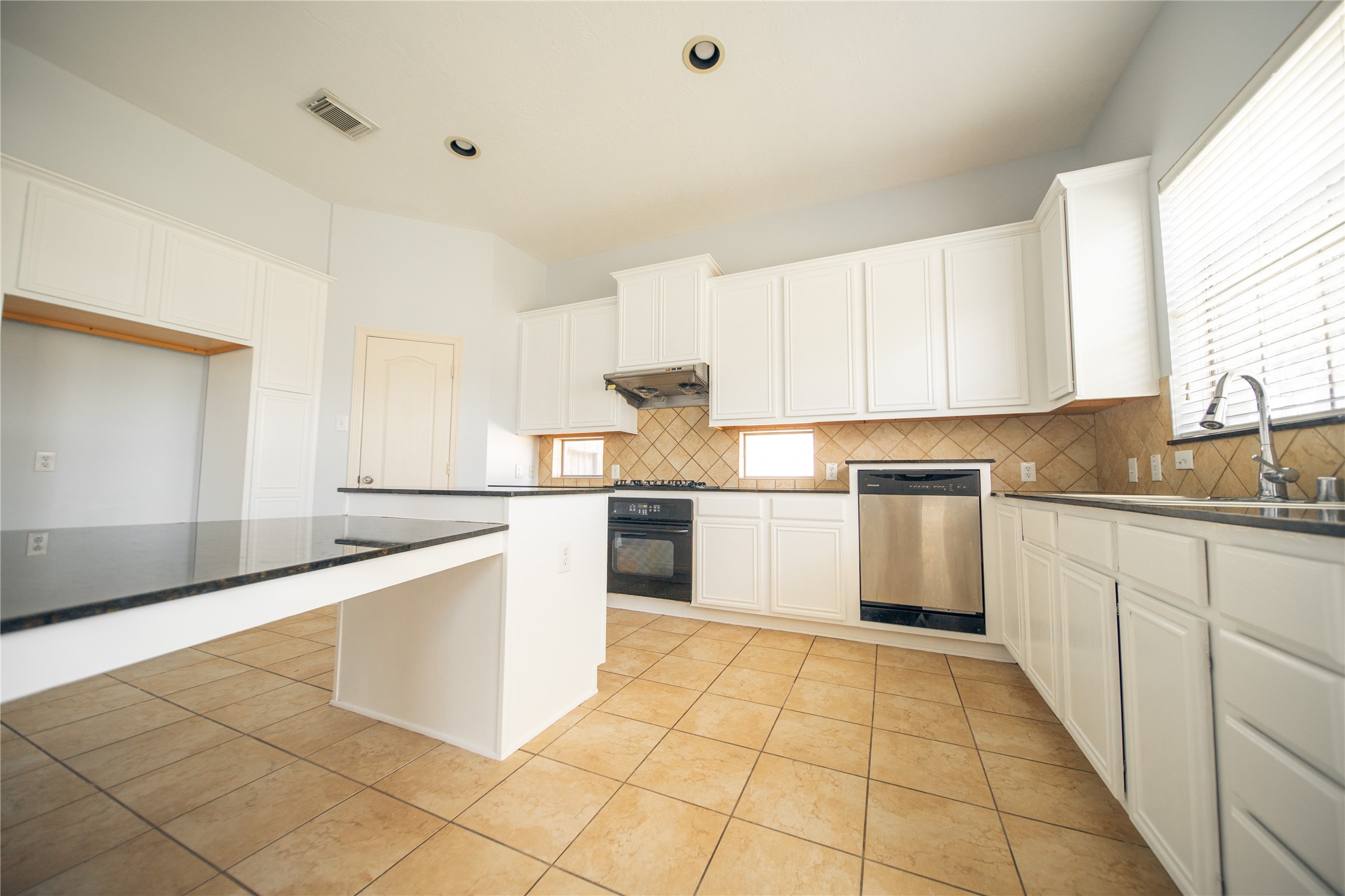 6403 Winding Cove Lane Property Photo 12