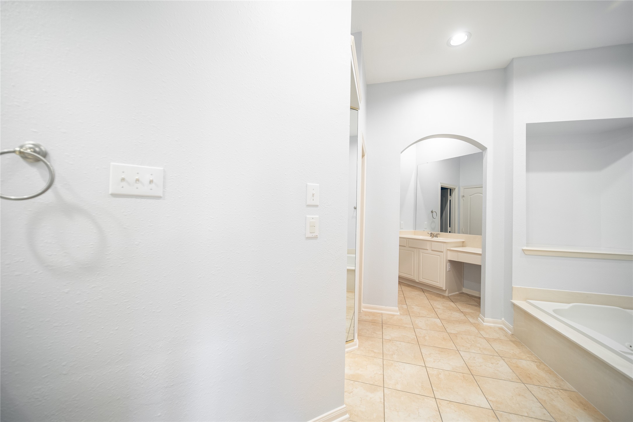 6403 Winding Cove Lane Property Photo 17