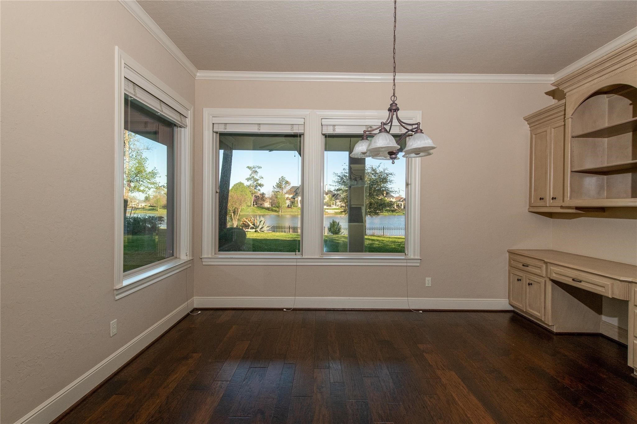 25702 Golden Bell Drive Property Photo 8