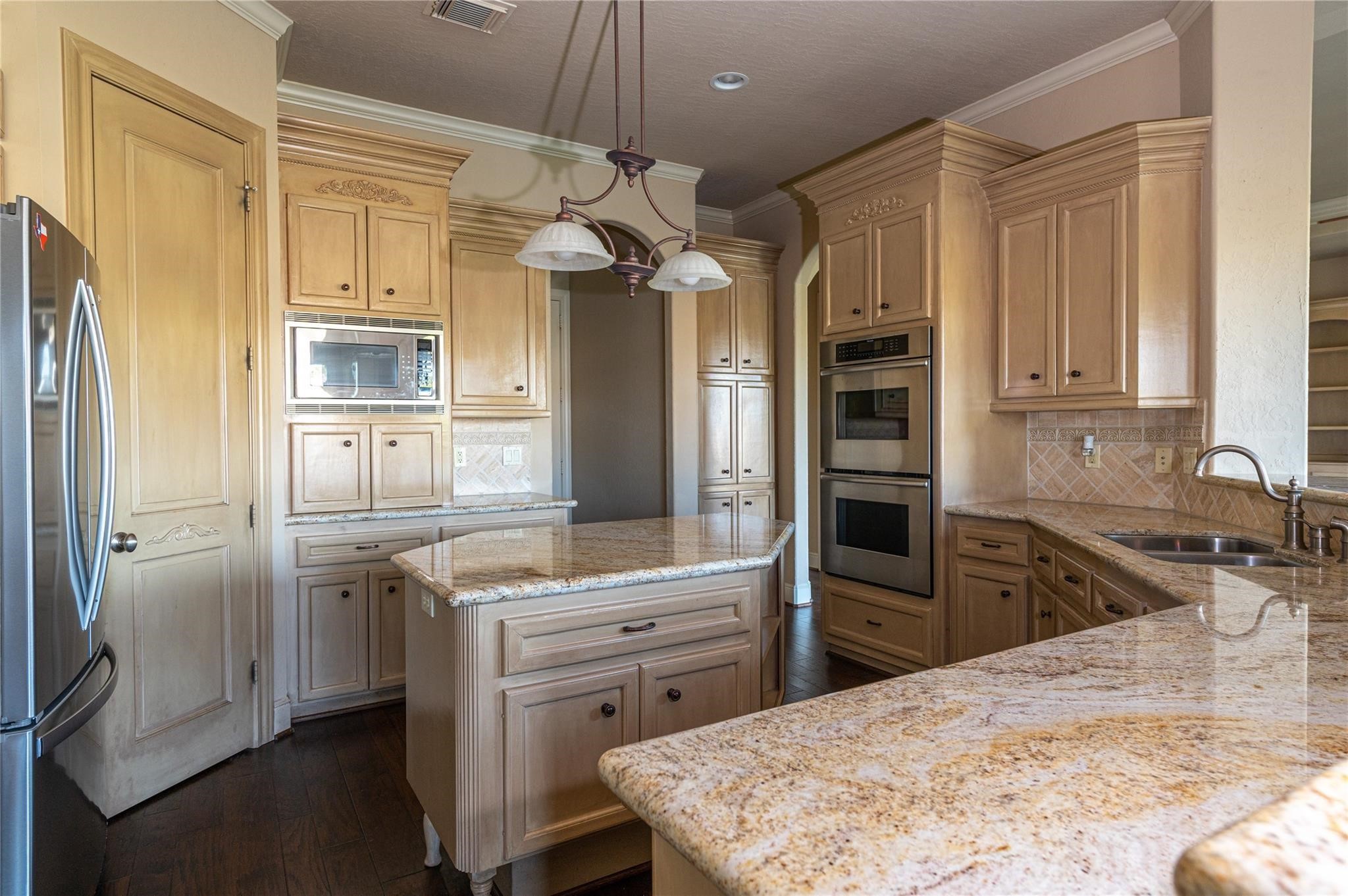 25702 Golden Bell Drive Property Photo 14