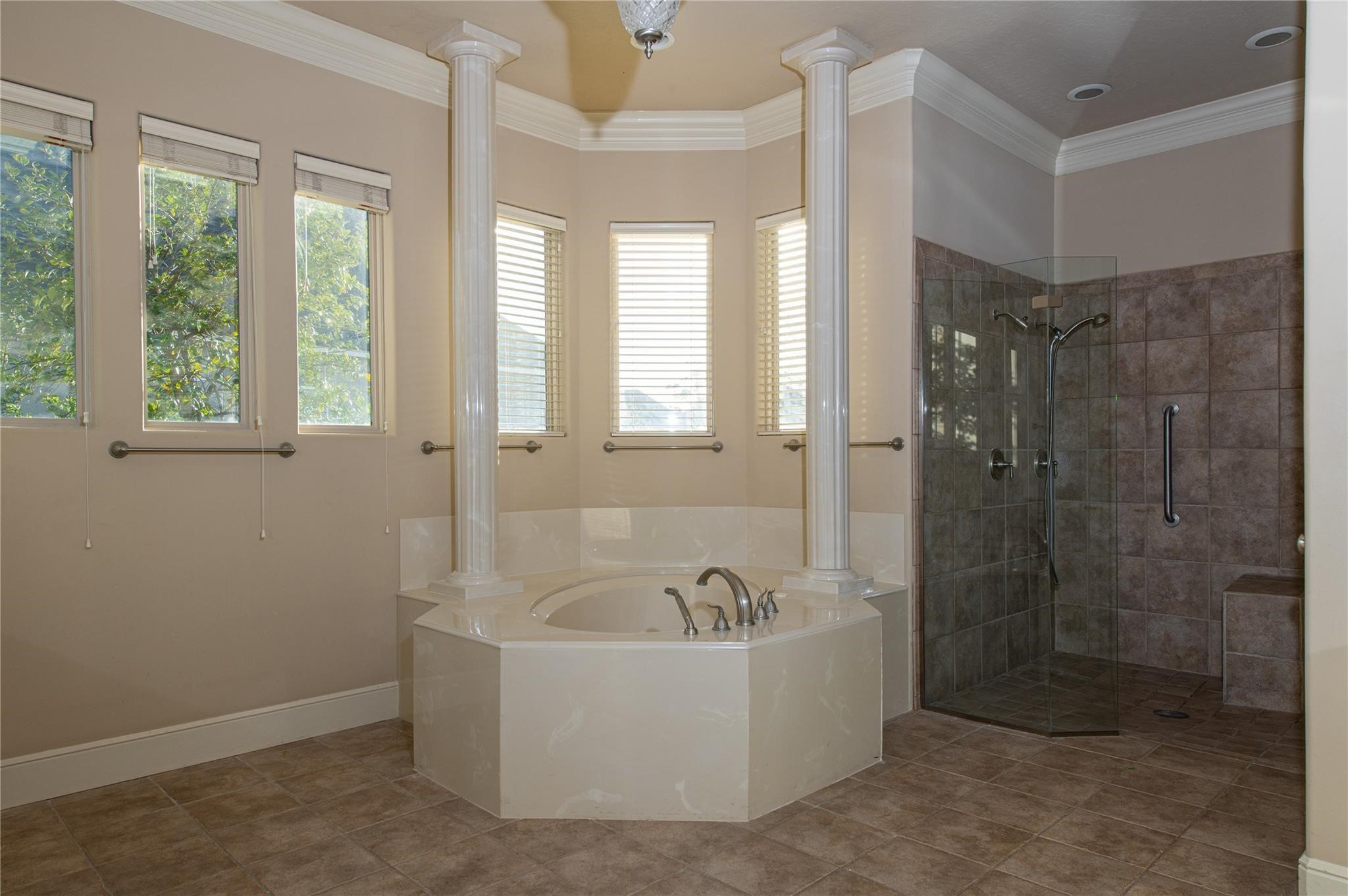 25702 Golden Bell Drive Property Photo 16