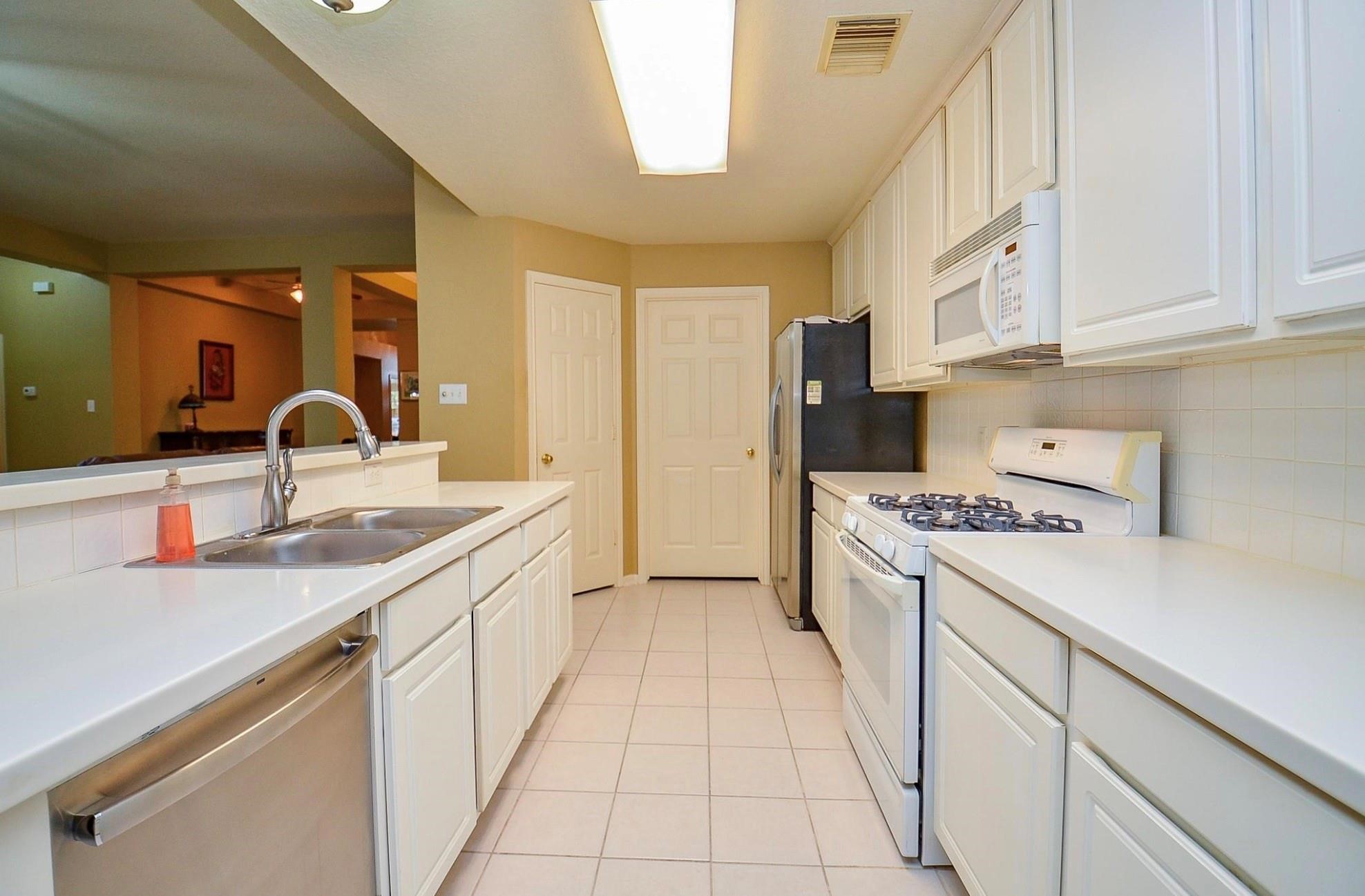 4606 Russett Lane Property Photo 7