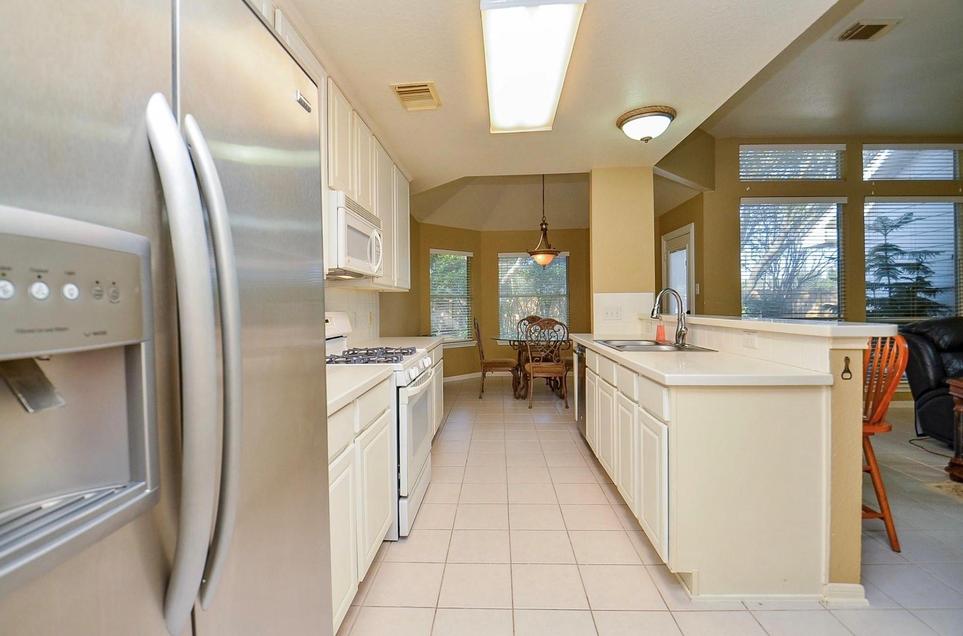 4606 Russett Lane Property Photo 8