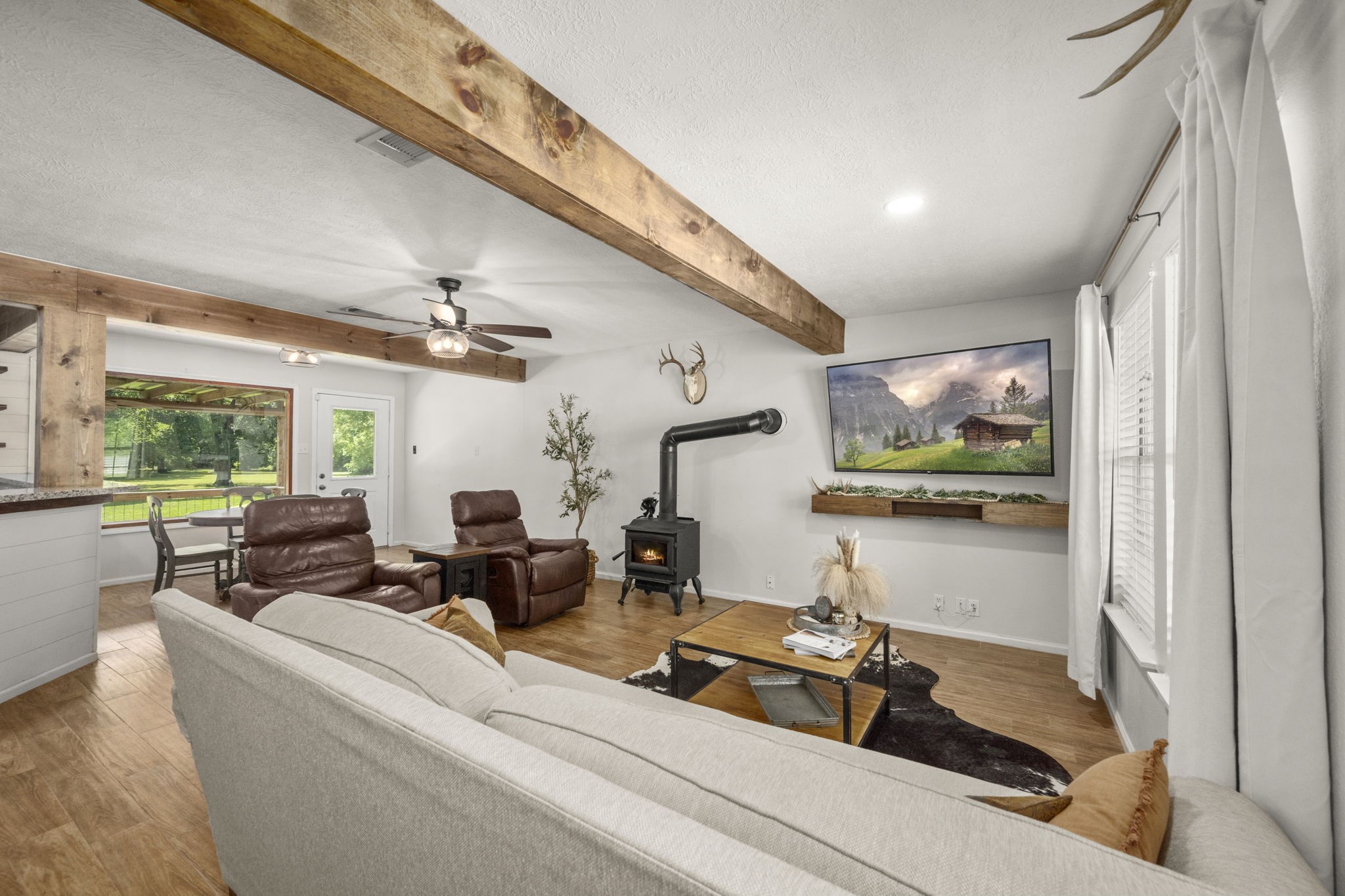 5298 Circle View Property Photo 7