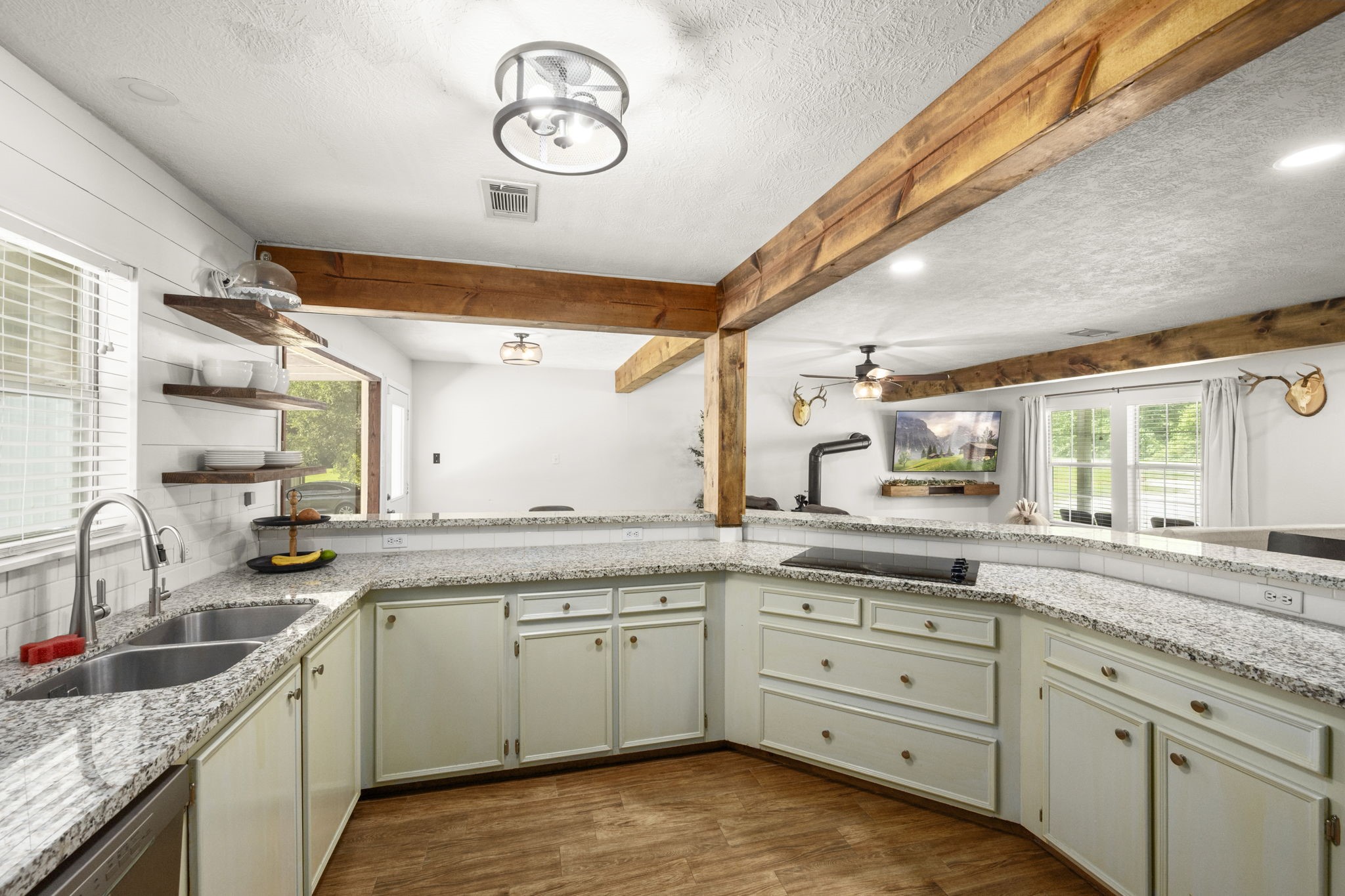5298 Circle View Property Photo 13
