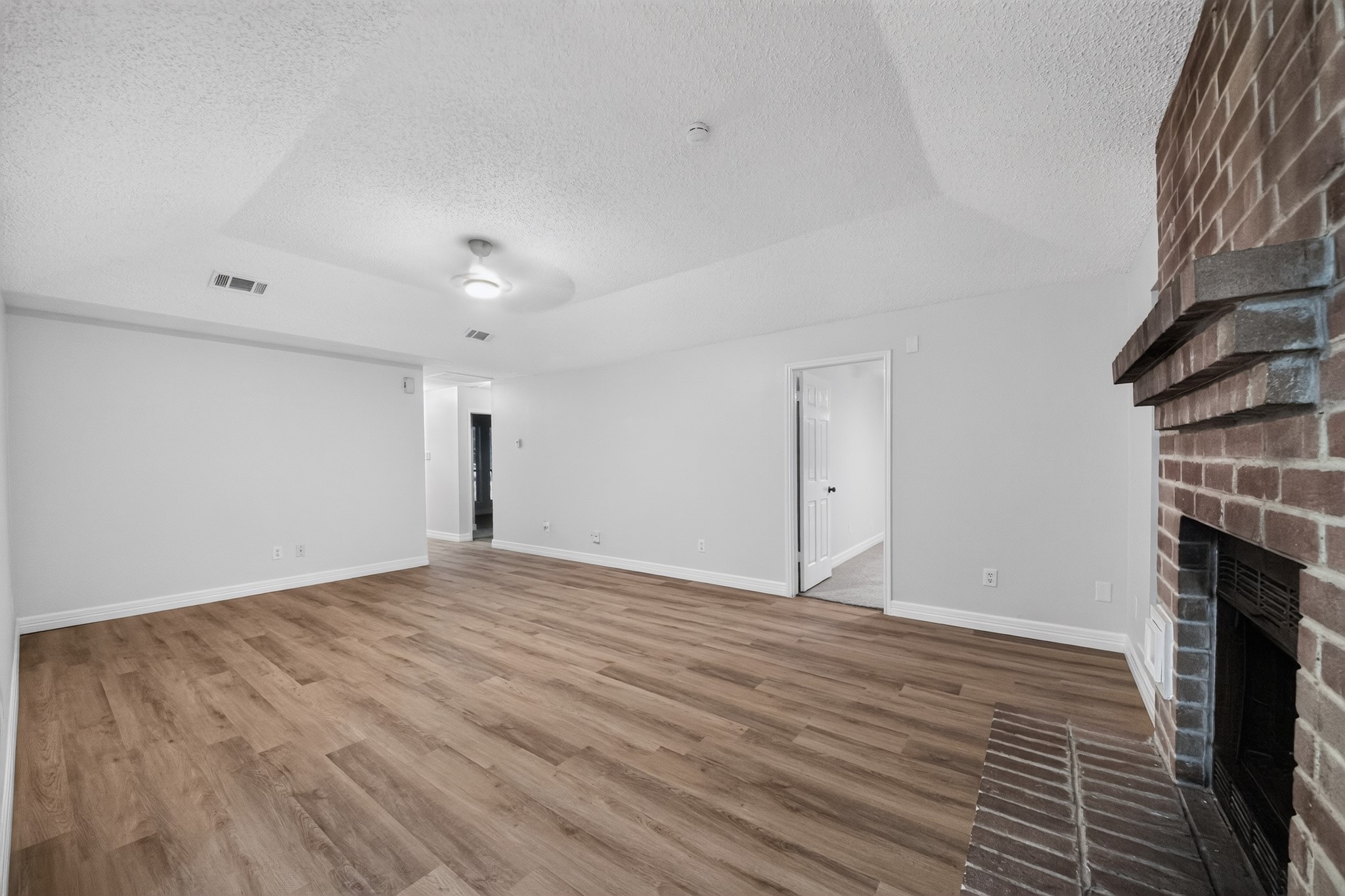 15410 Wildwood Lake Drive Property Photo 2