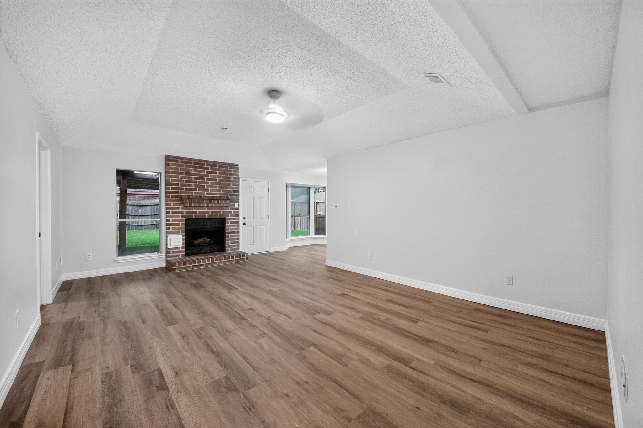 15410 Wildwood Lake Drive Property Photo 3