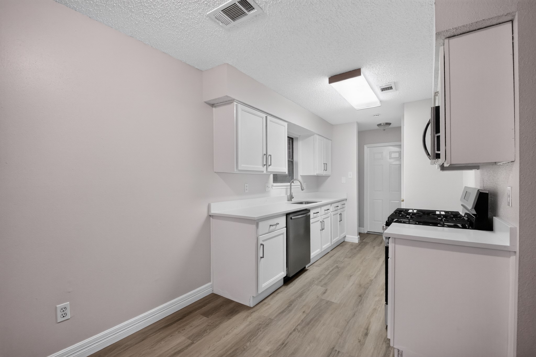 15410 Wildwood Lake Drive Property Photo 4