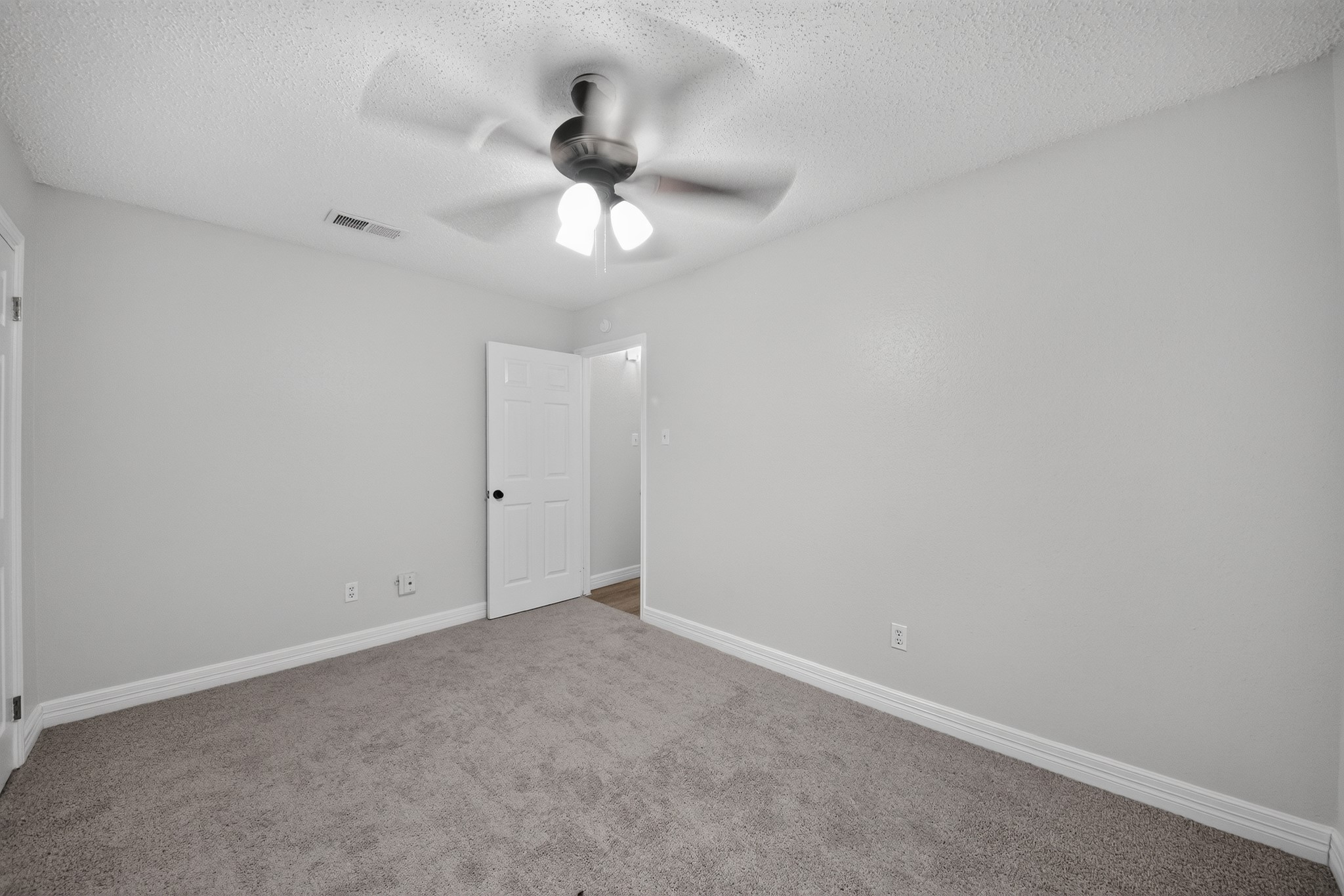 15410 Wildwood Lake Drive Property Photo 9