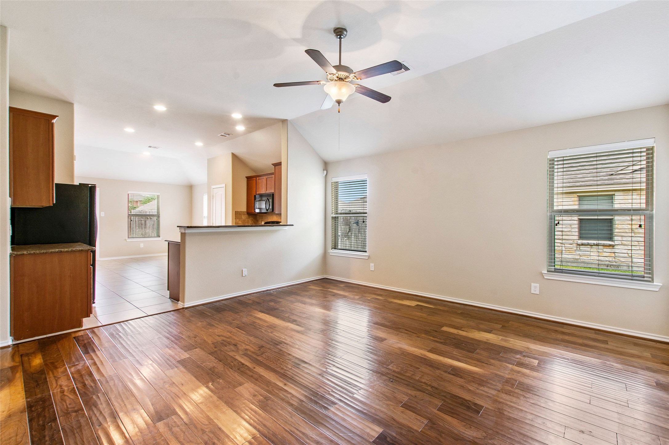 8746 Sunny Gallop Drive Property Photo 8