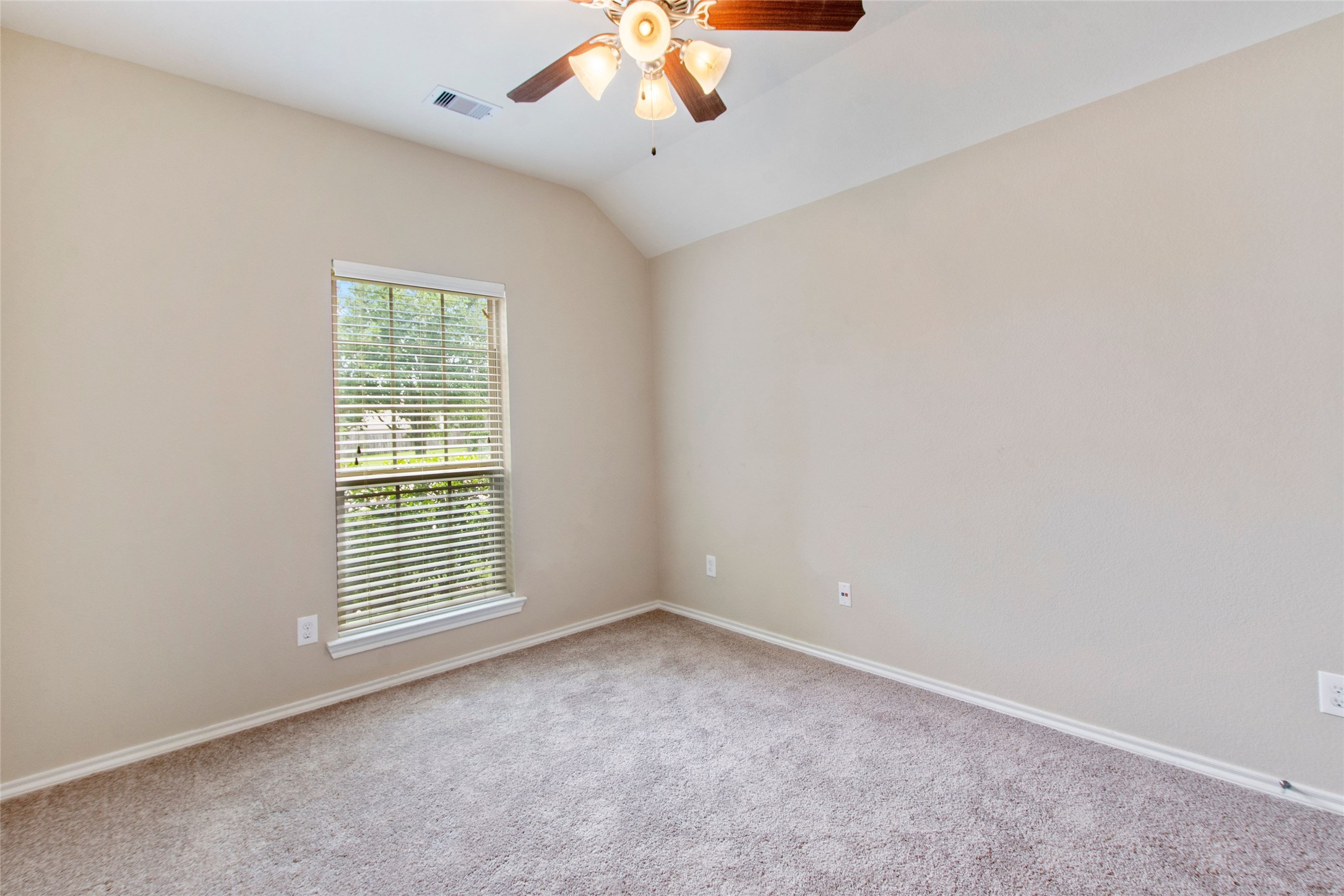 8746 Sunny Gallop Drive Property Photo 15