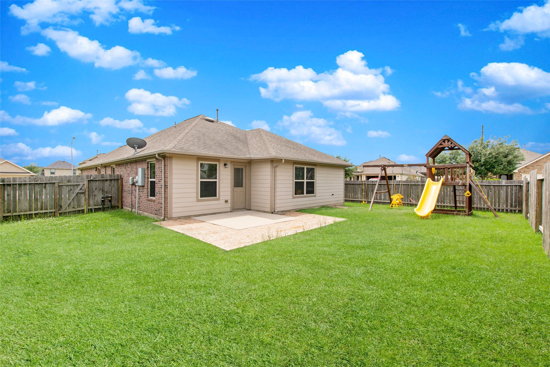 8746 Sunny Gallop Drive Property Photo 18
