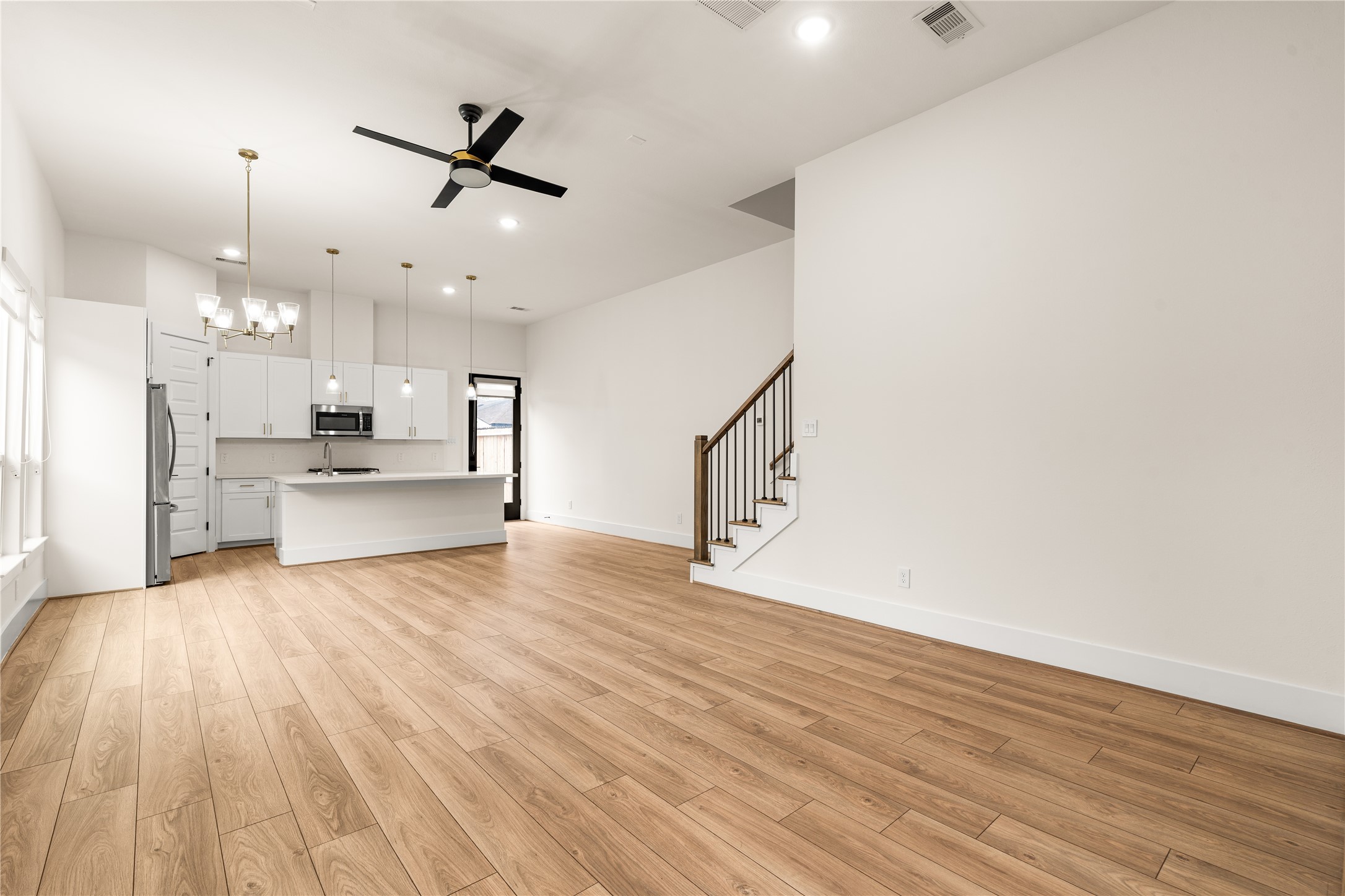 7117 Goforth Street Property Photo 3