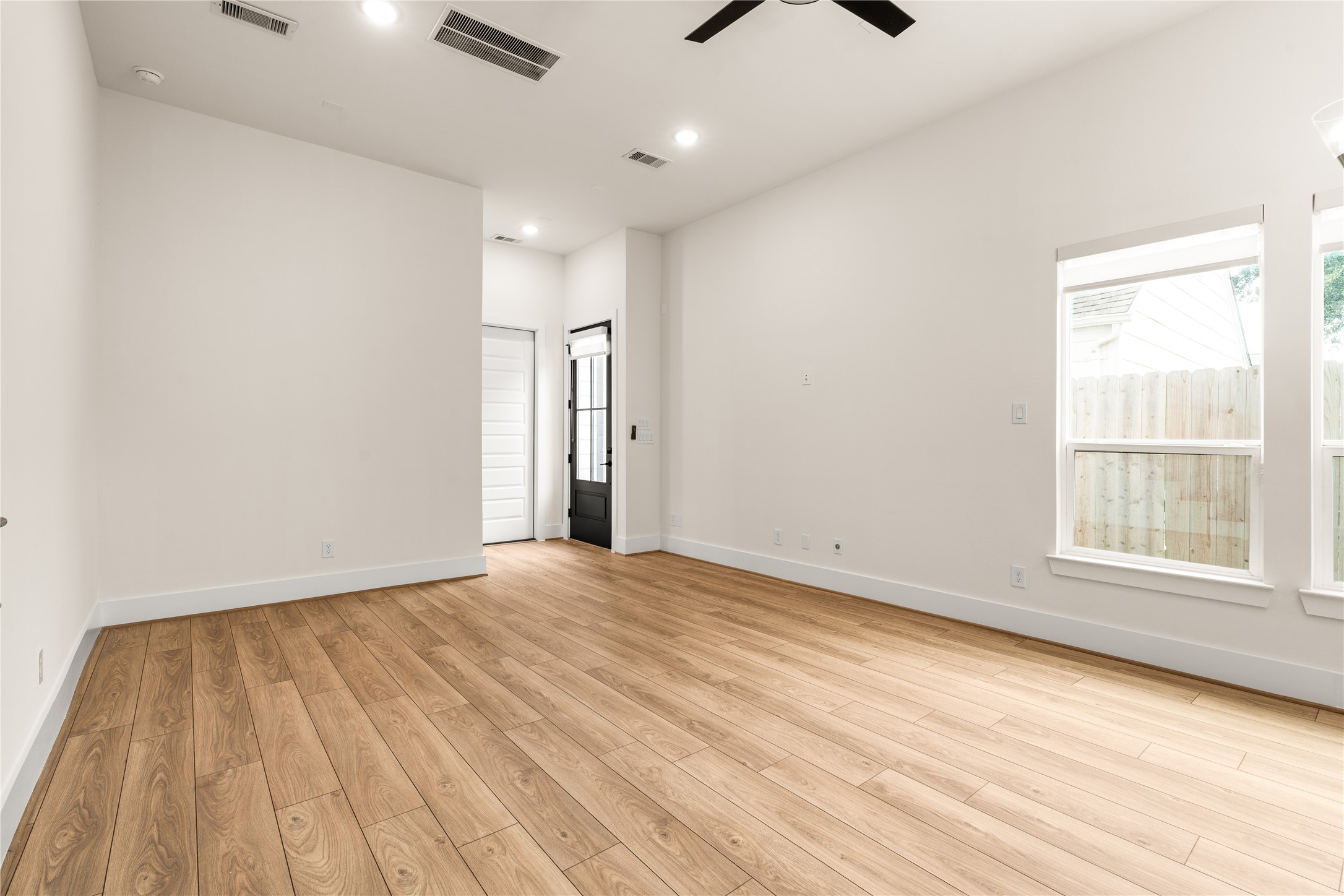 7117 Goforth Street Property Photo 4
