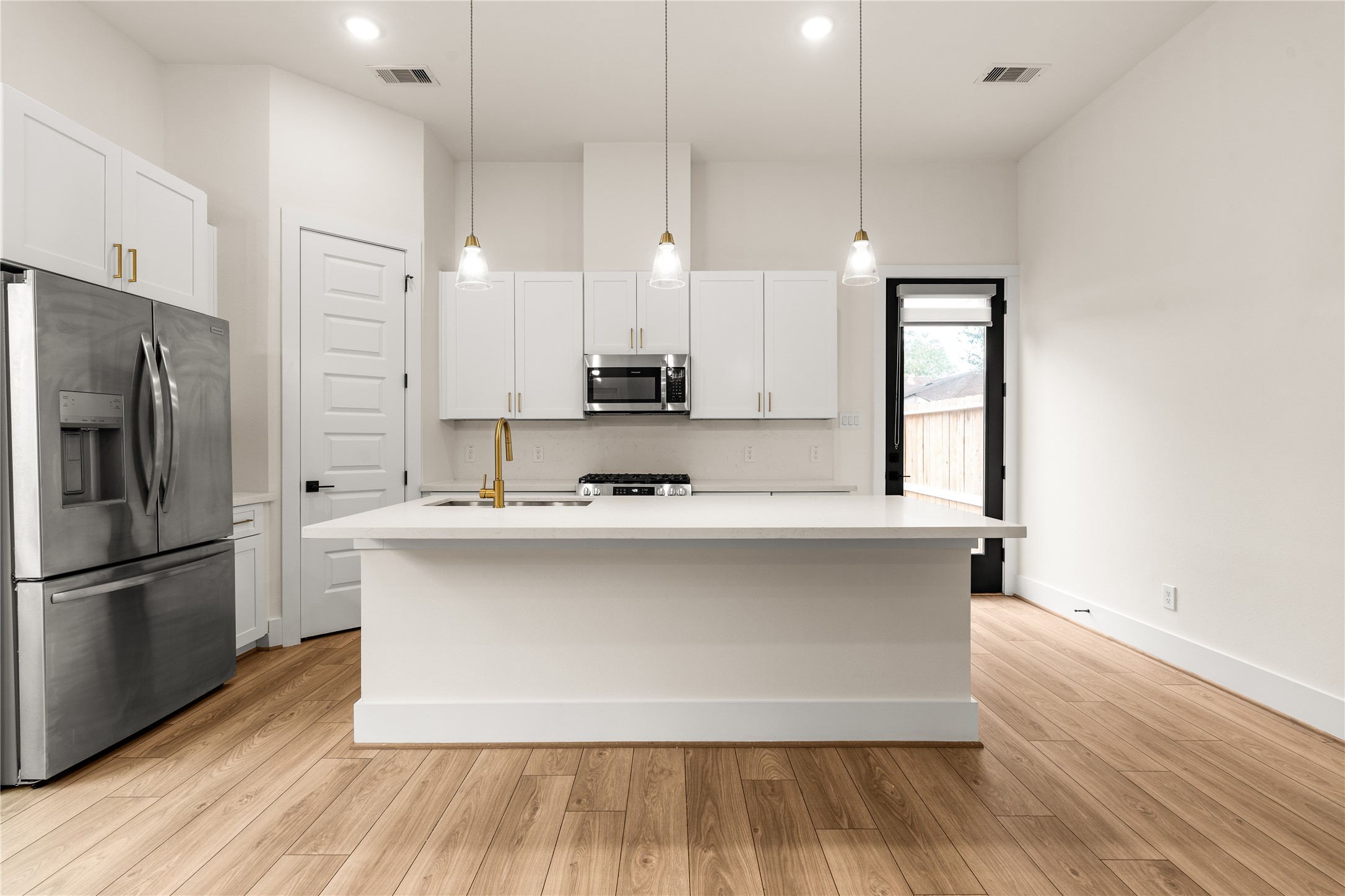7117 Goforth Street Property Photo 10