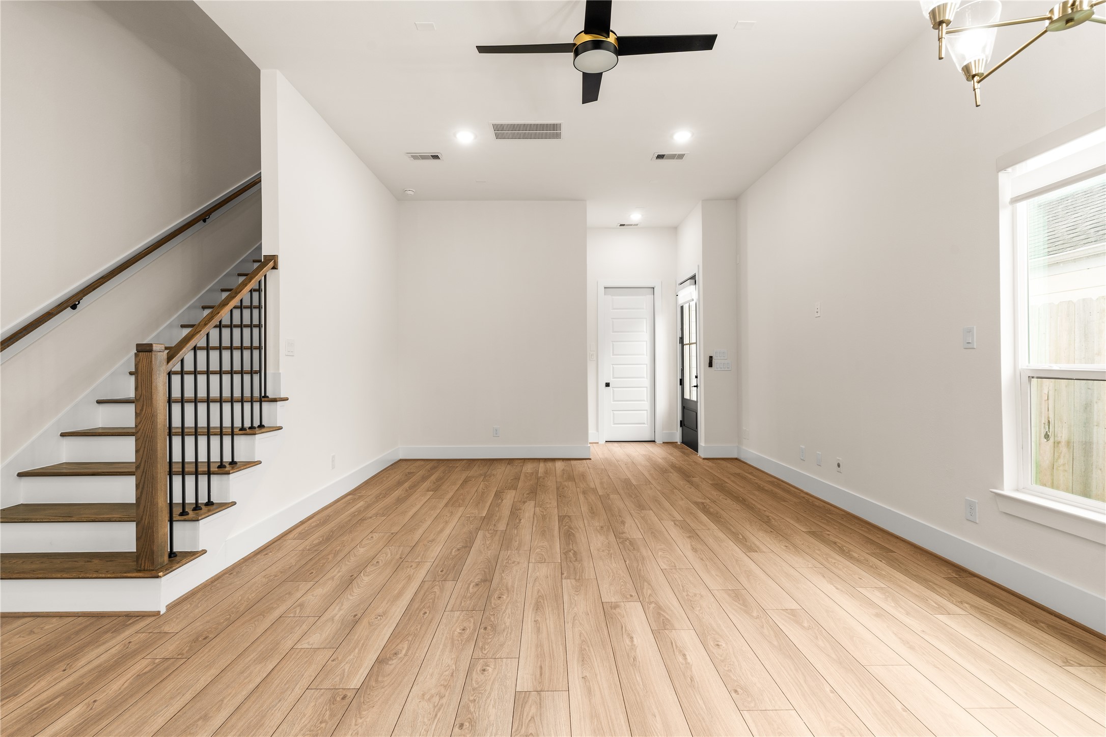 7117 Goforth Street Property Photo 15