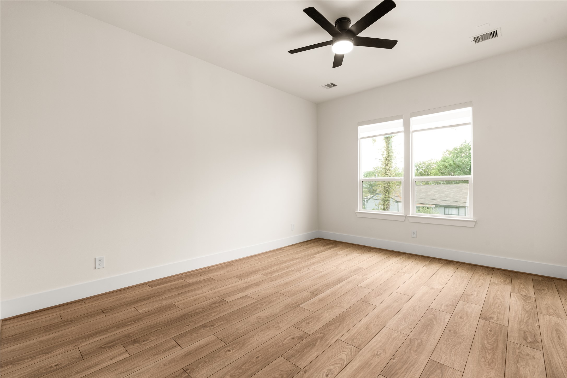 7117 Goforth Street Property Photo 17
