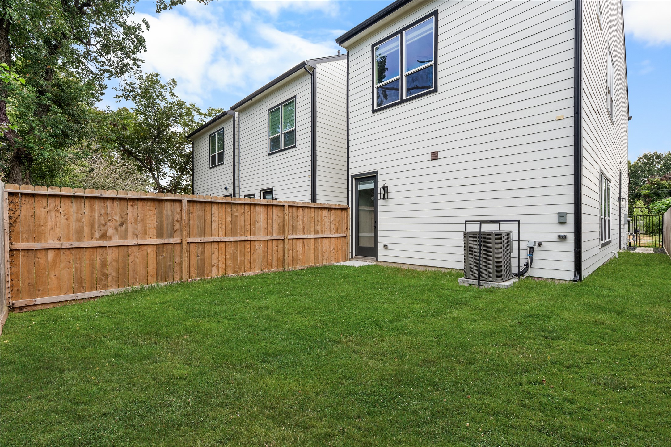 7117 Goforth Street Property Photo 30