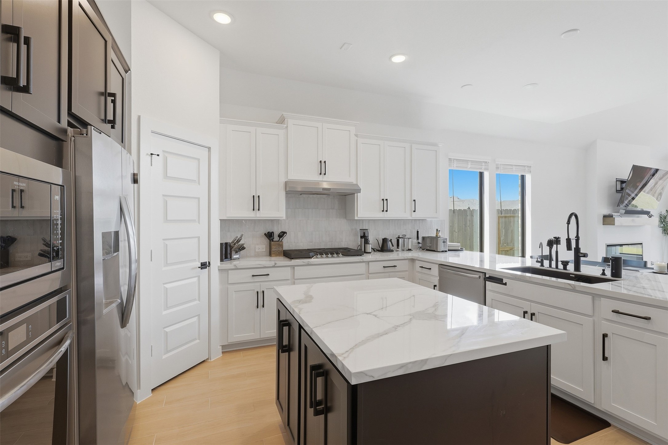 26506 Brilliant Beam Way Property Photo 4
