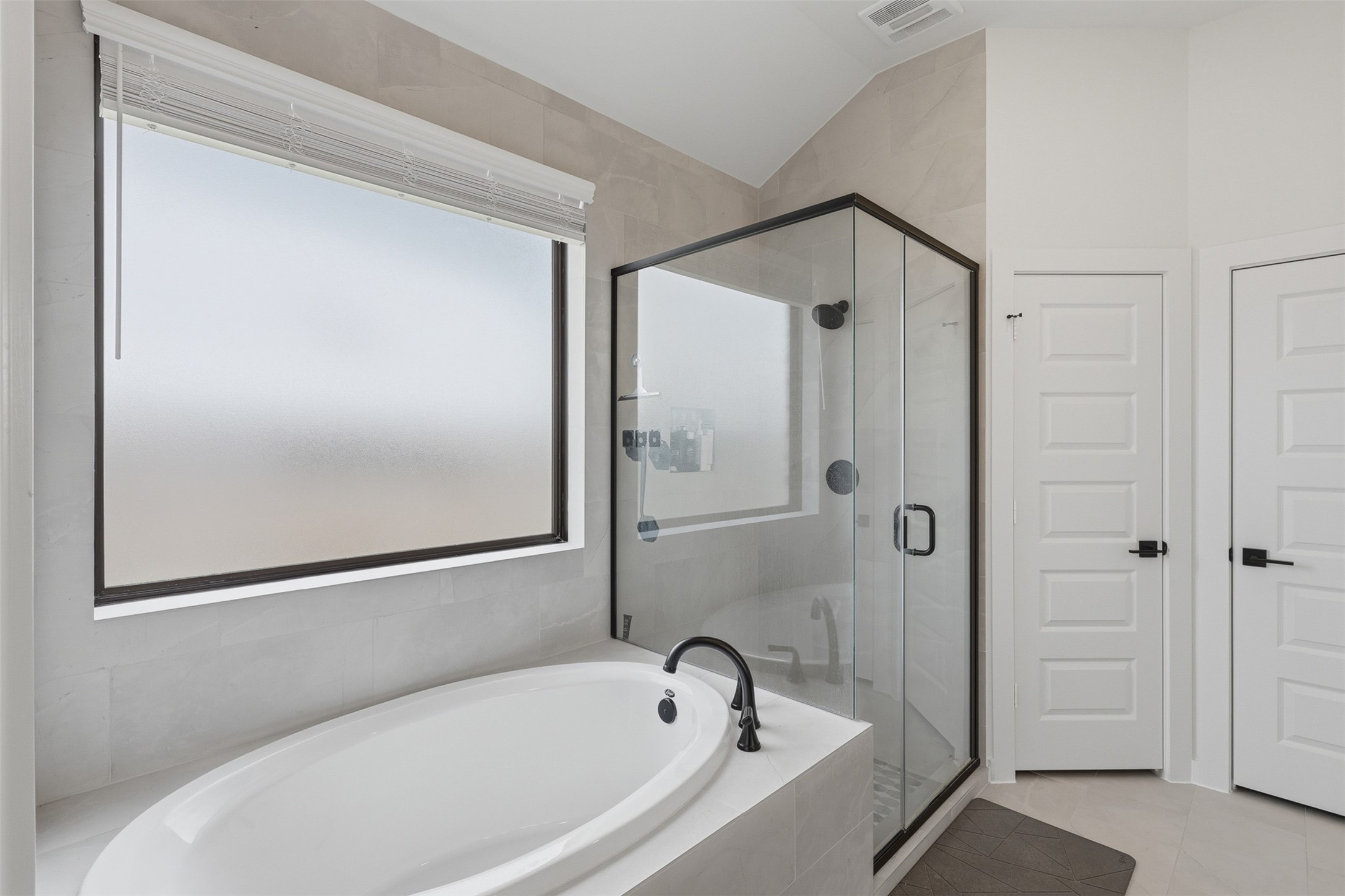 26506 Brilliant Beam Way Property Photo 18