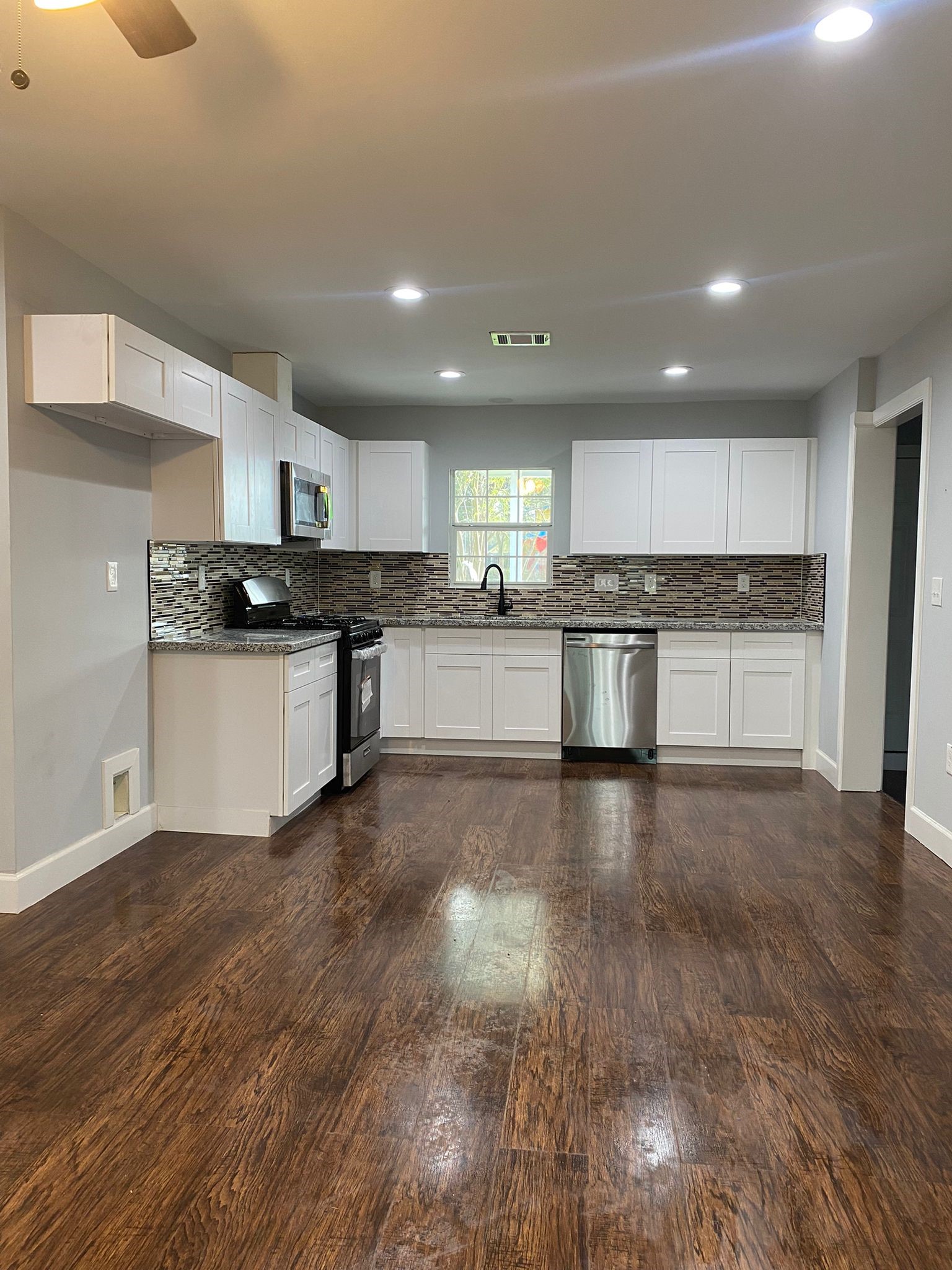 5502 Heron Drive Property Photo 4