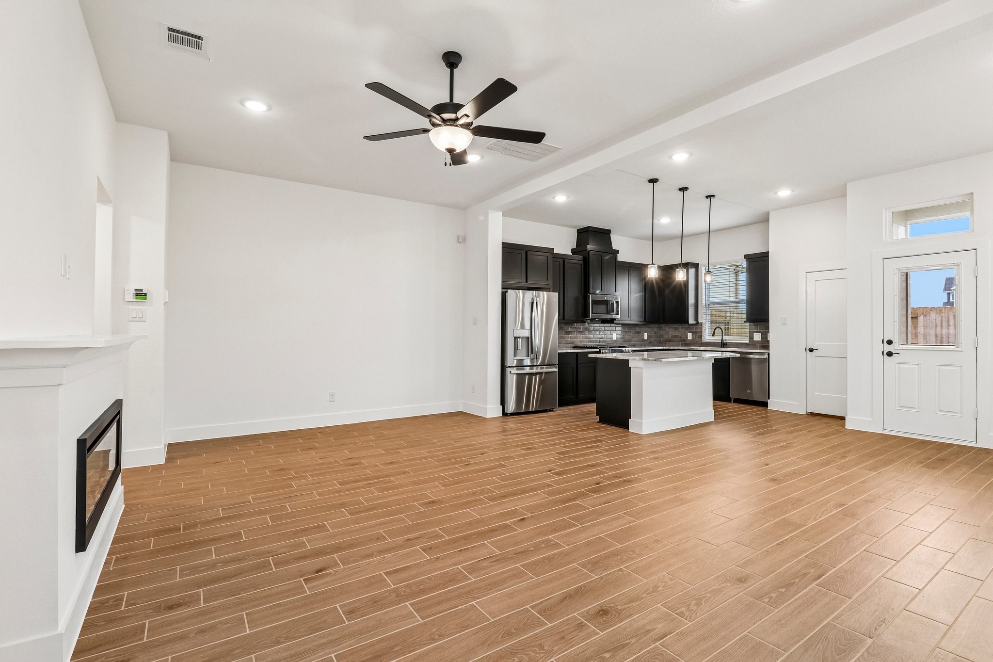 9446 Garden Gate Drive Property Photo 5