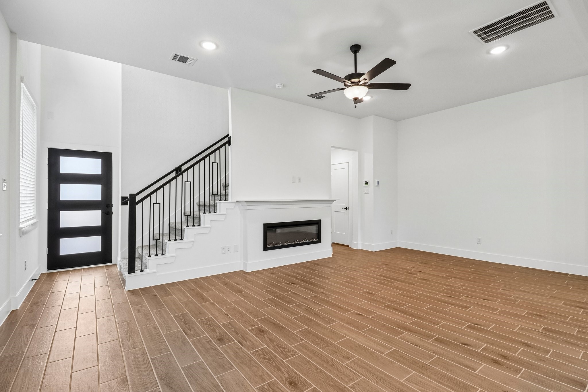 9446 Garden Gate Drive Property Photo 6