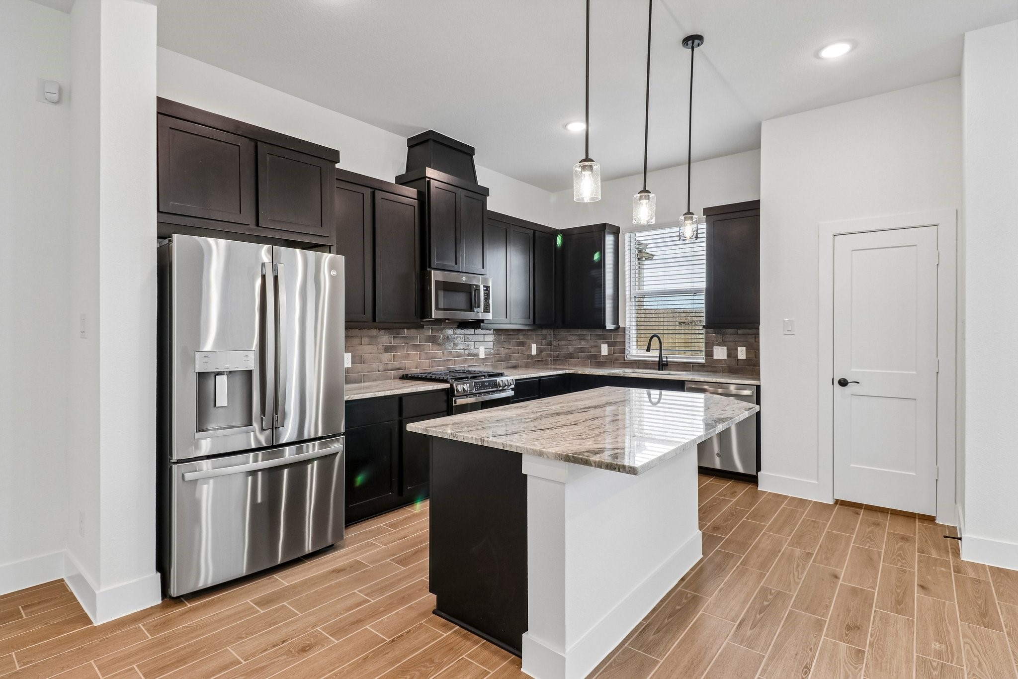 9446 Garden Gate Drive Property Photo 10