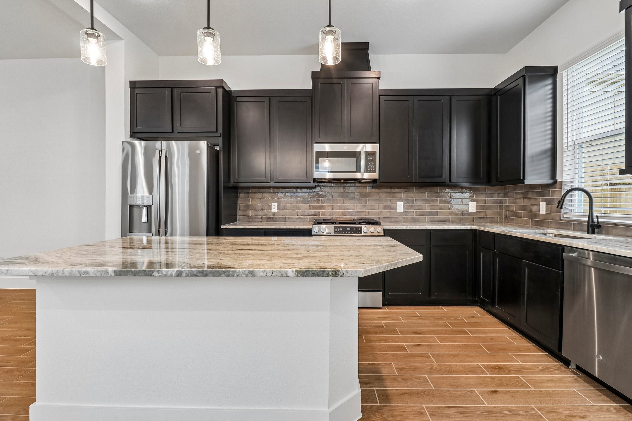 9446 Garden Gate Drive Property Photo 11