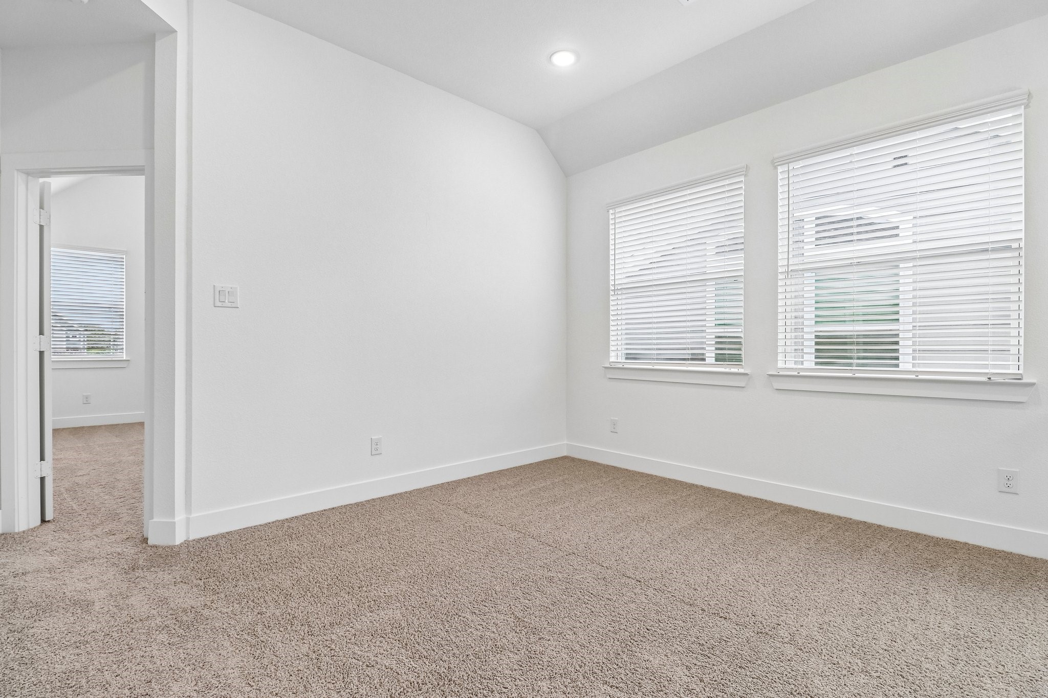 9446 Garden Gate Drive Property Photo 16