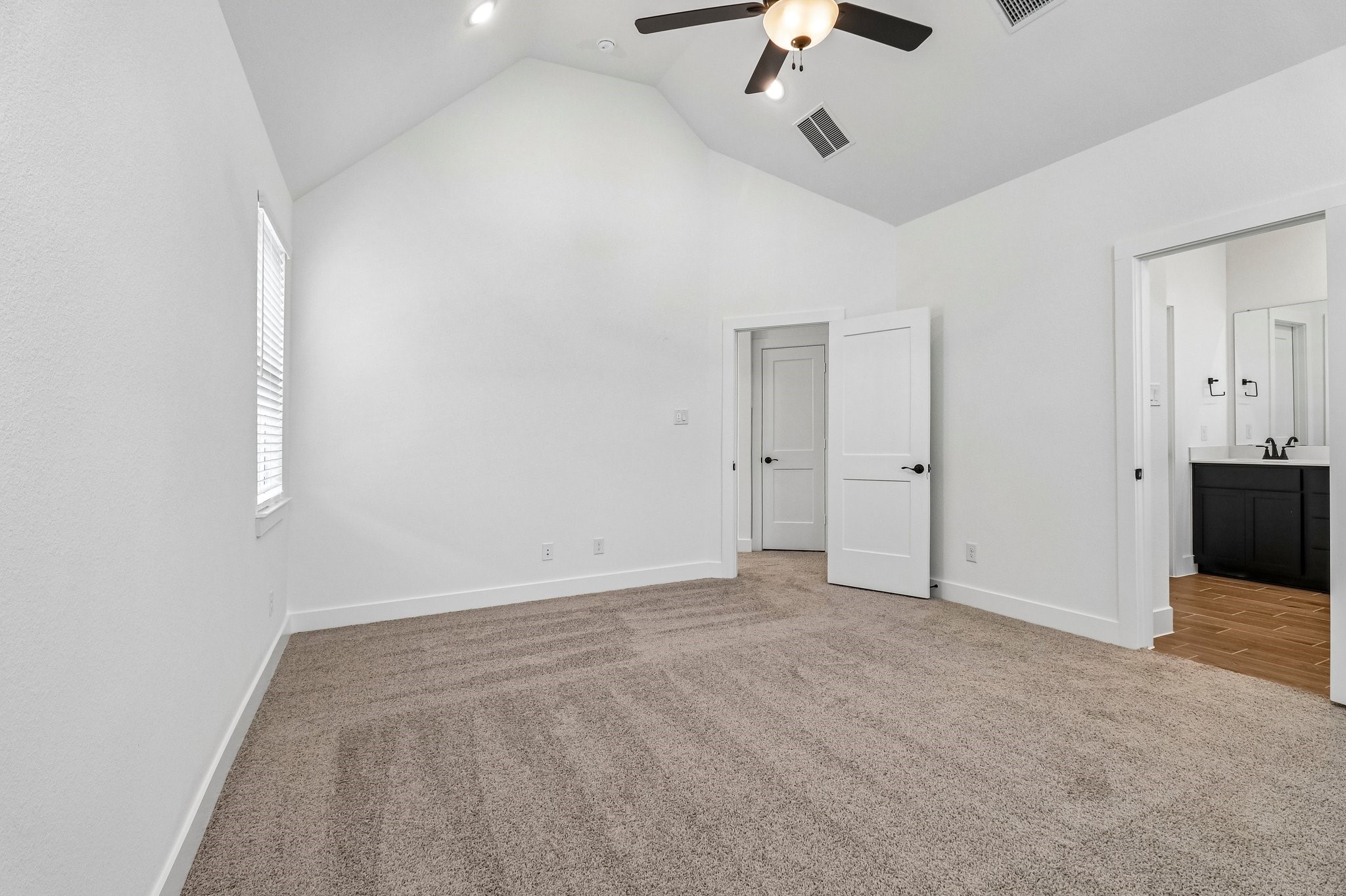 9446 Garden Gate Drive Property Photo 20