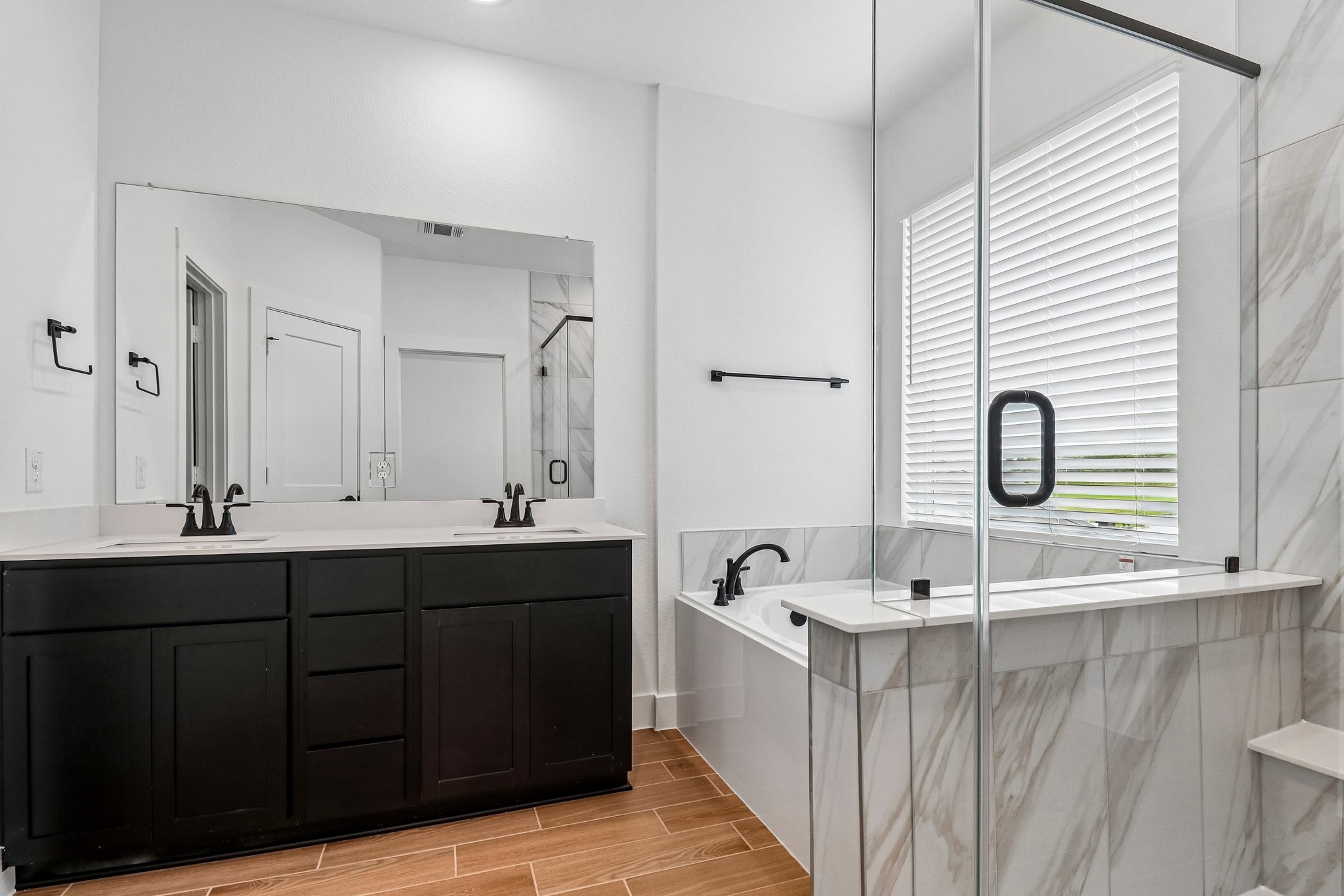 9446 Garden Gate Drive Property Photo 22