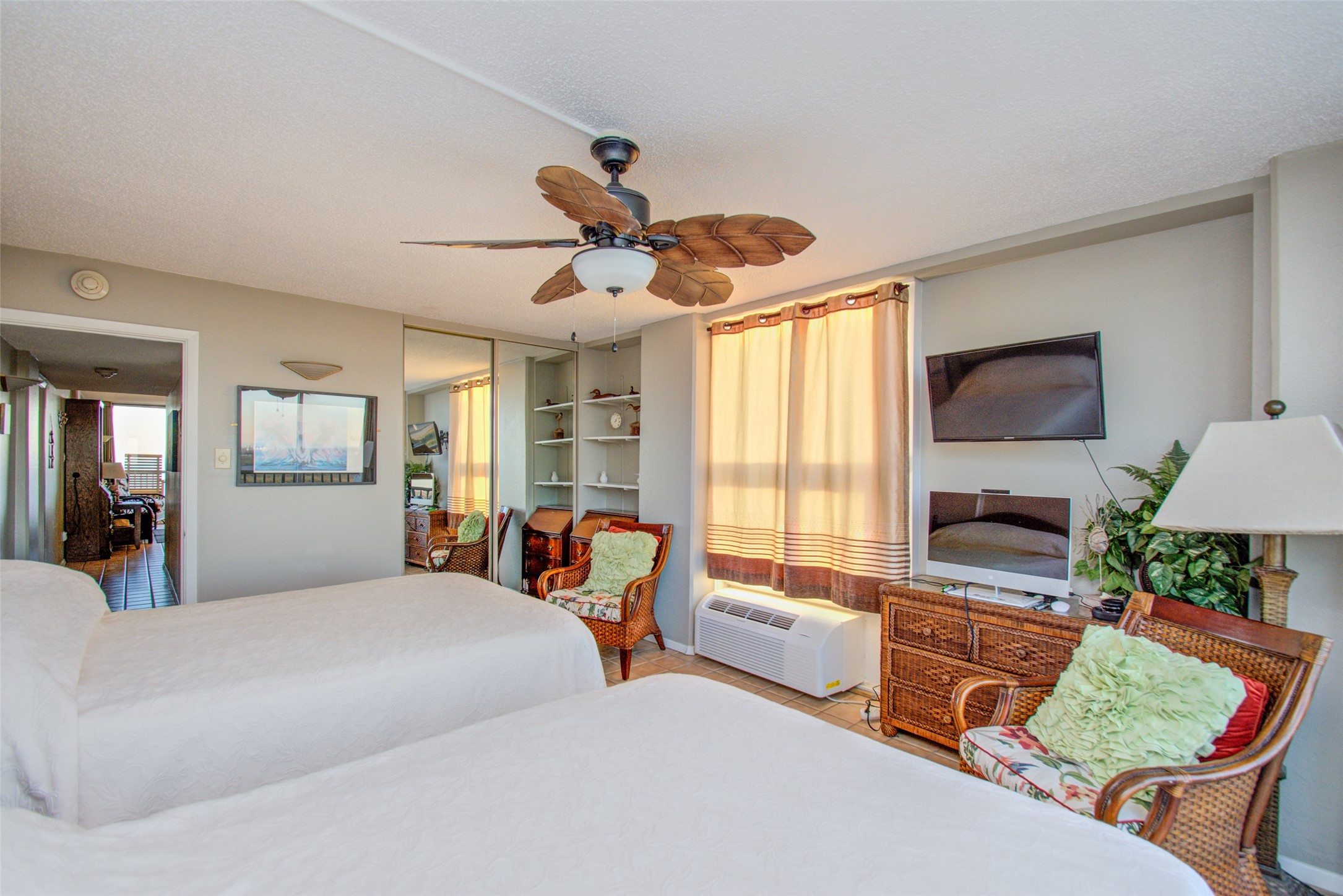 415 E Beach Drive 901 Property Photo 17