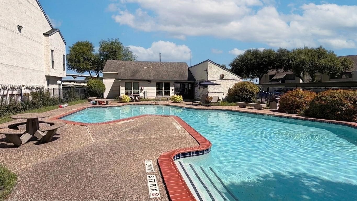 7313 Gulf Freeway 403 Property Photo 20