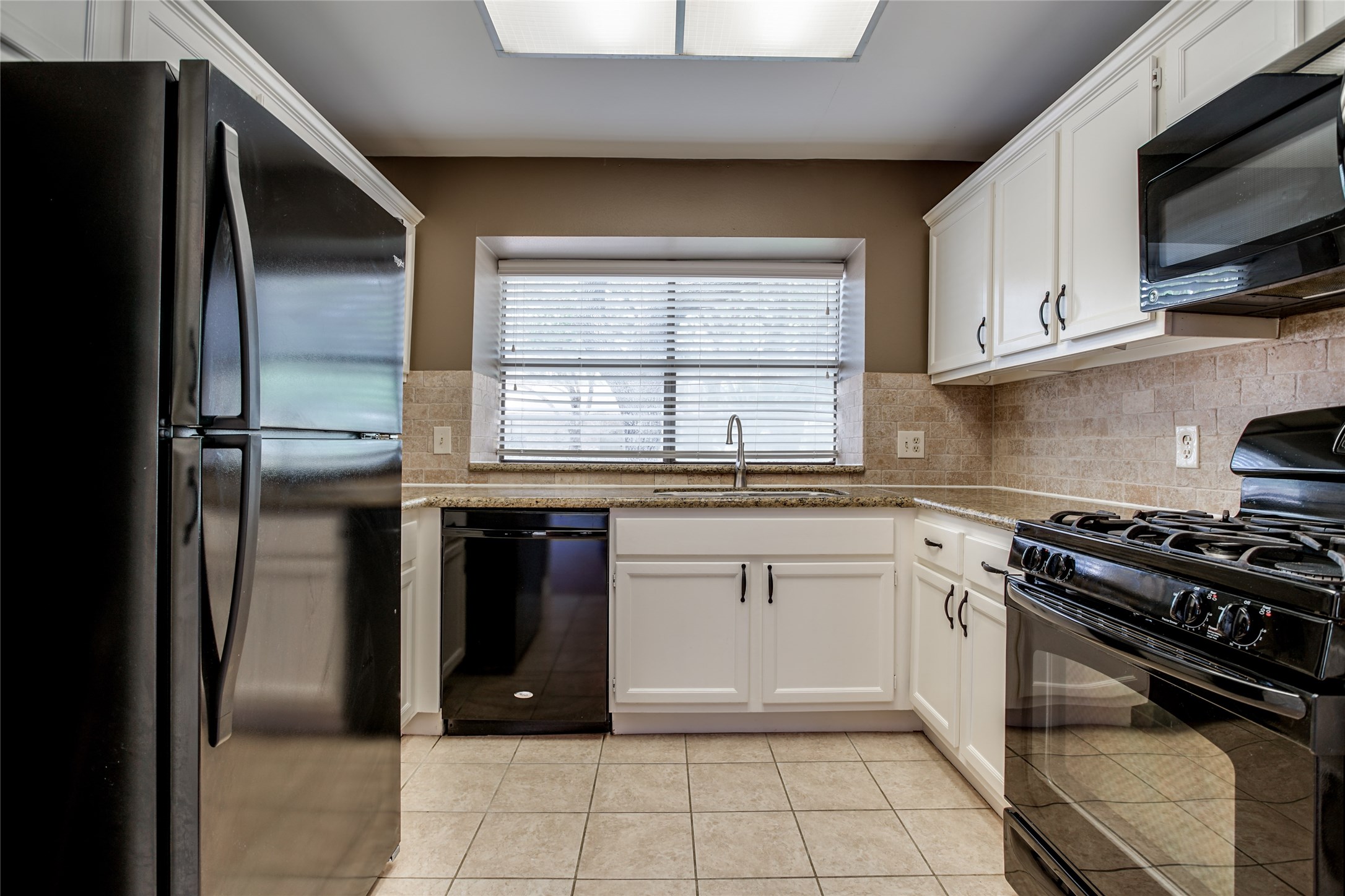 2711 Grants Lake Boulevard 174 Property Photo 11