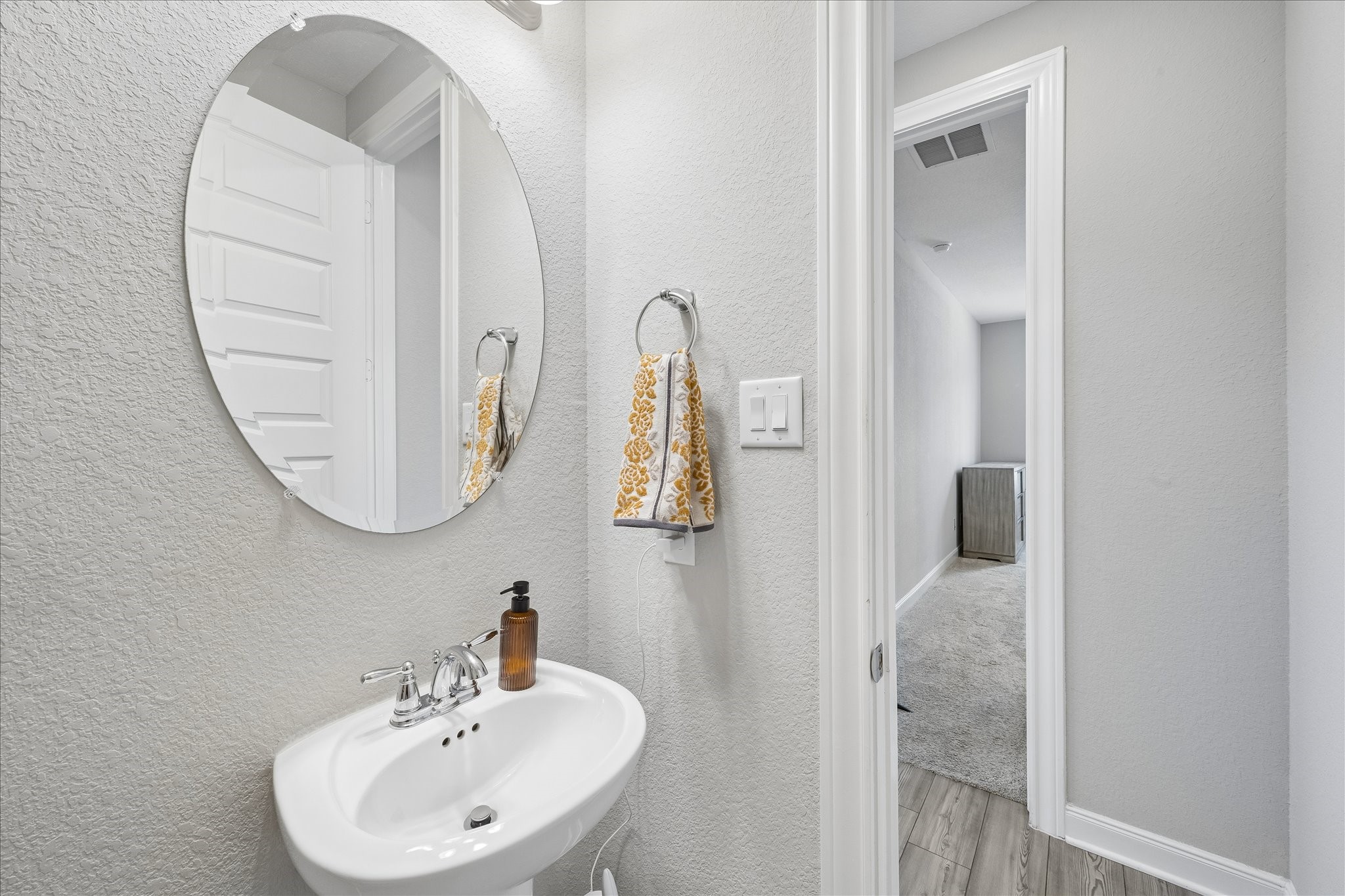 17608 Harper's Way Property Photo 7