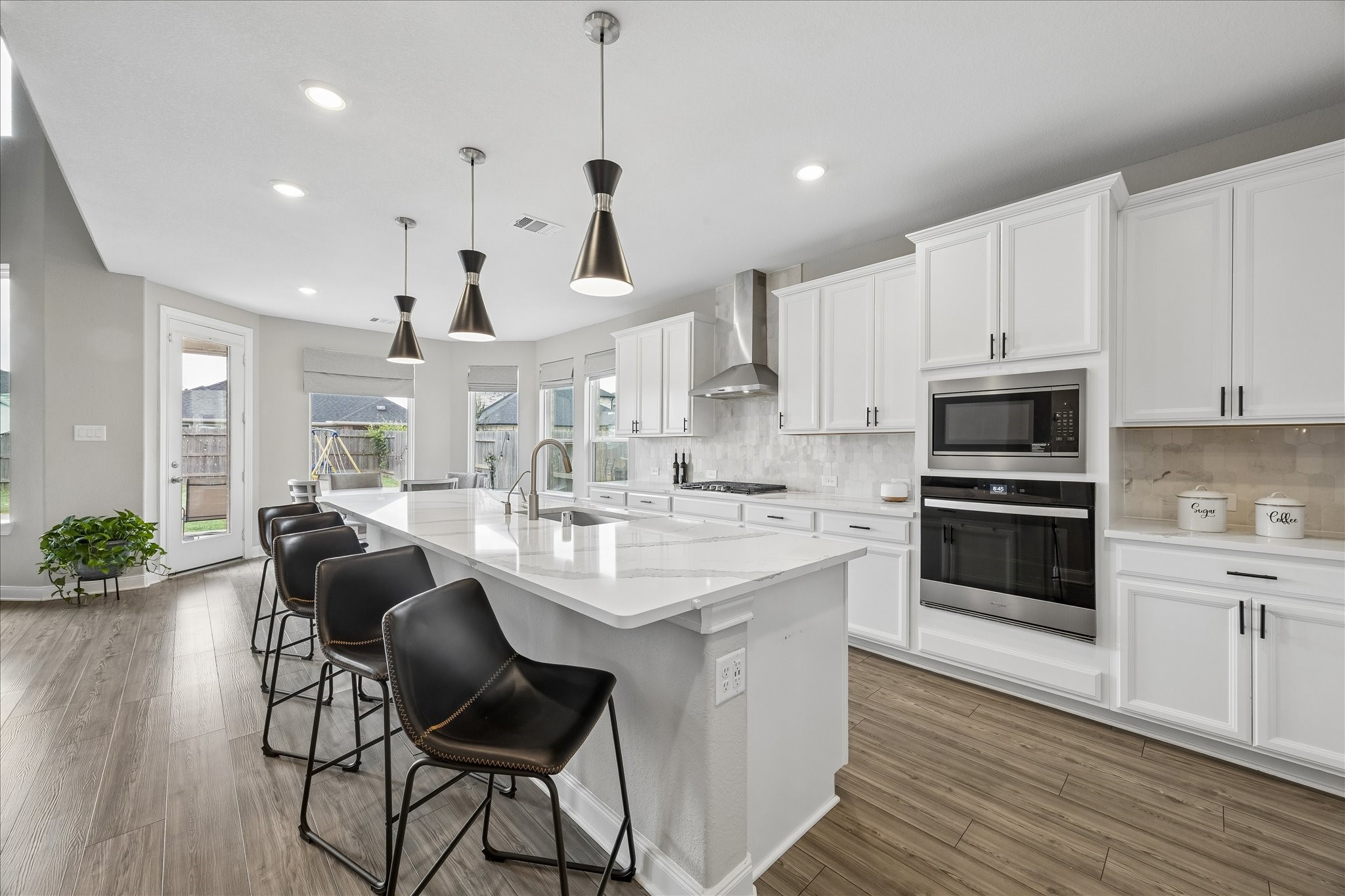 17608 Harper's Way Property Photo 8