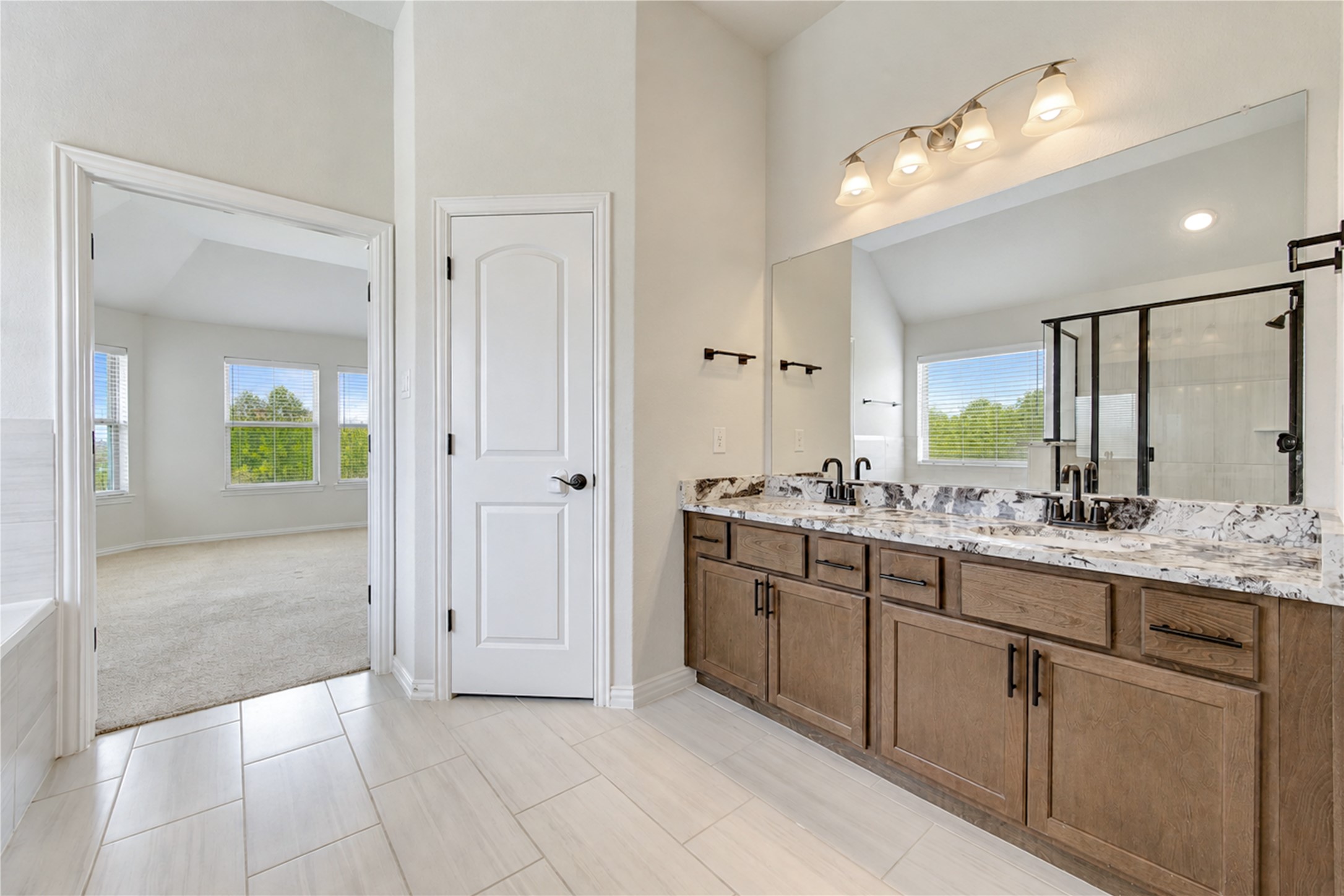 101 Sunray Creek Drive Property Photo 18