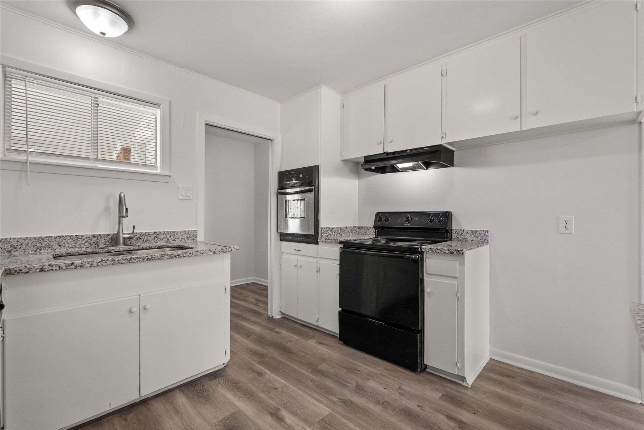 1102 Avenue C Property Photo 15