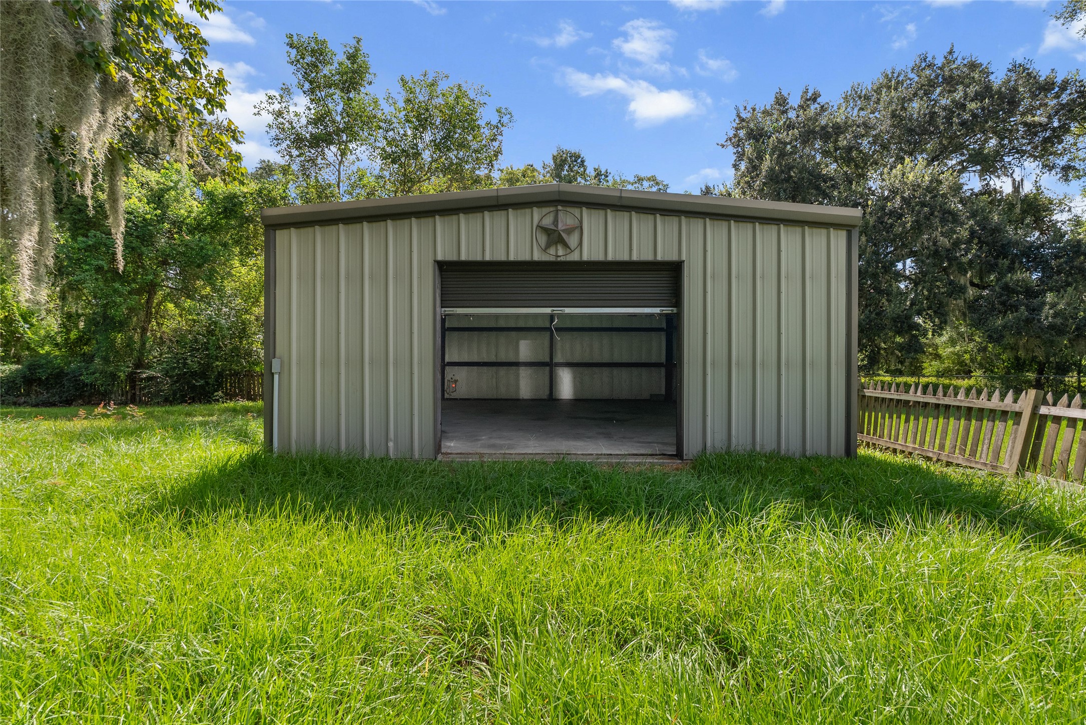 1102 Avenue C Property Photo 22