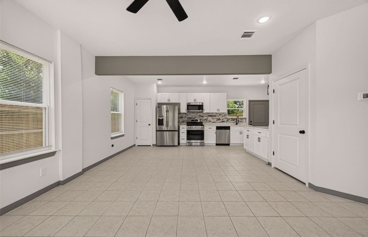8306 Tidwell Road Property Photo 2