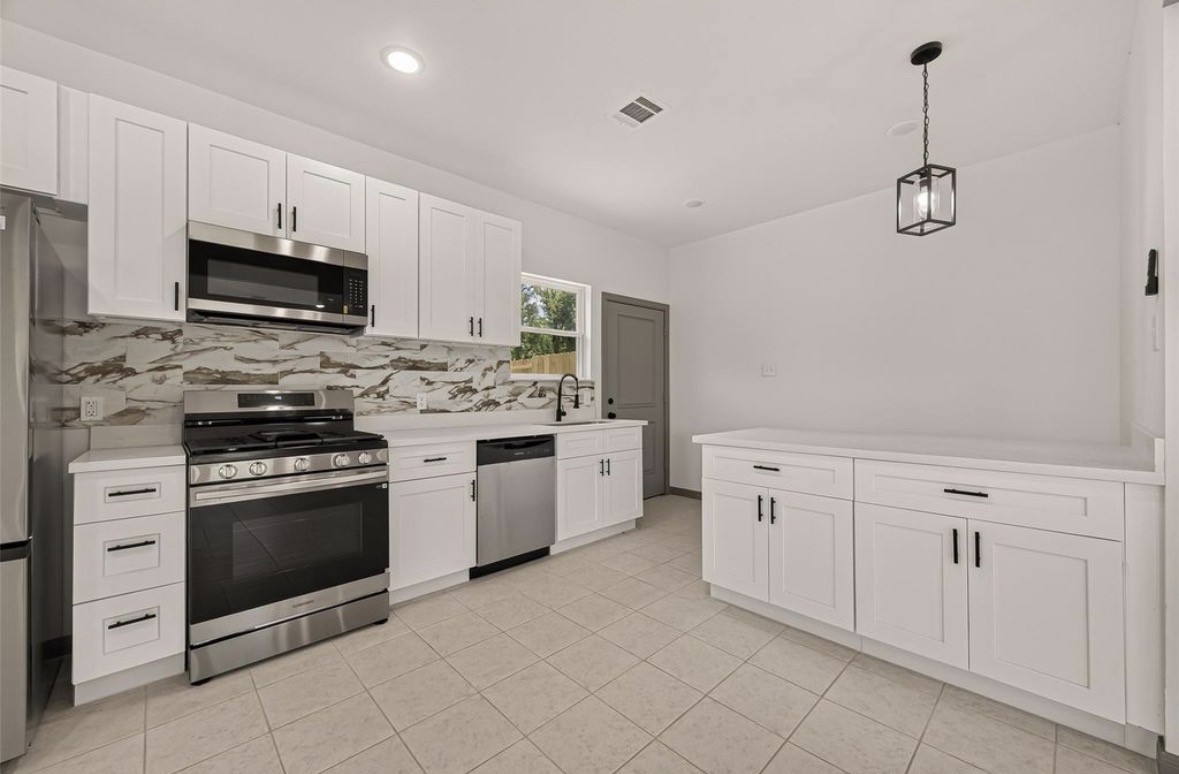 8306 Tidwell Road Property Photo 4