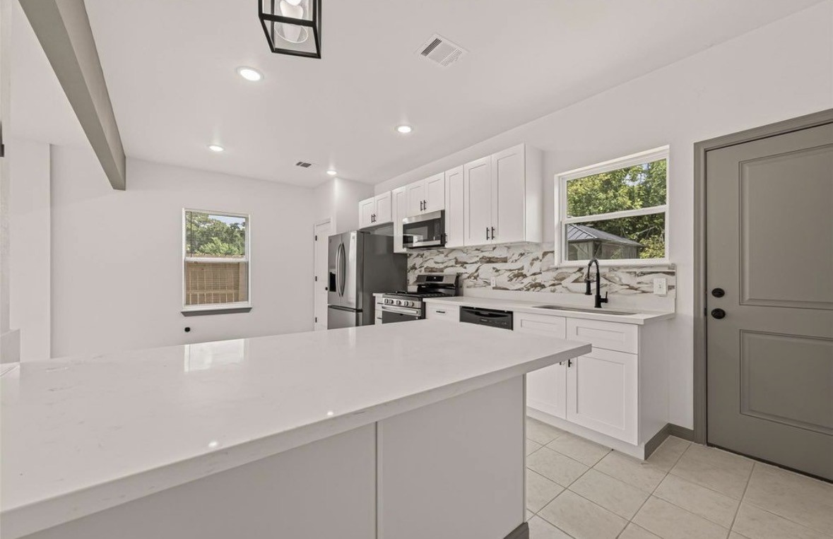 8306 Tidwell Road Property Photo 8