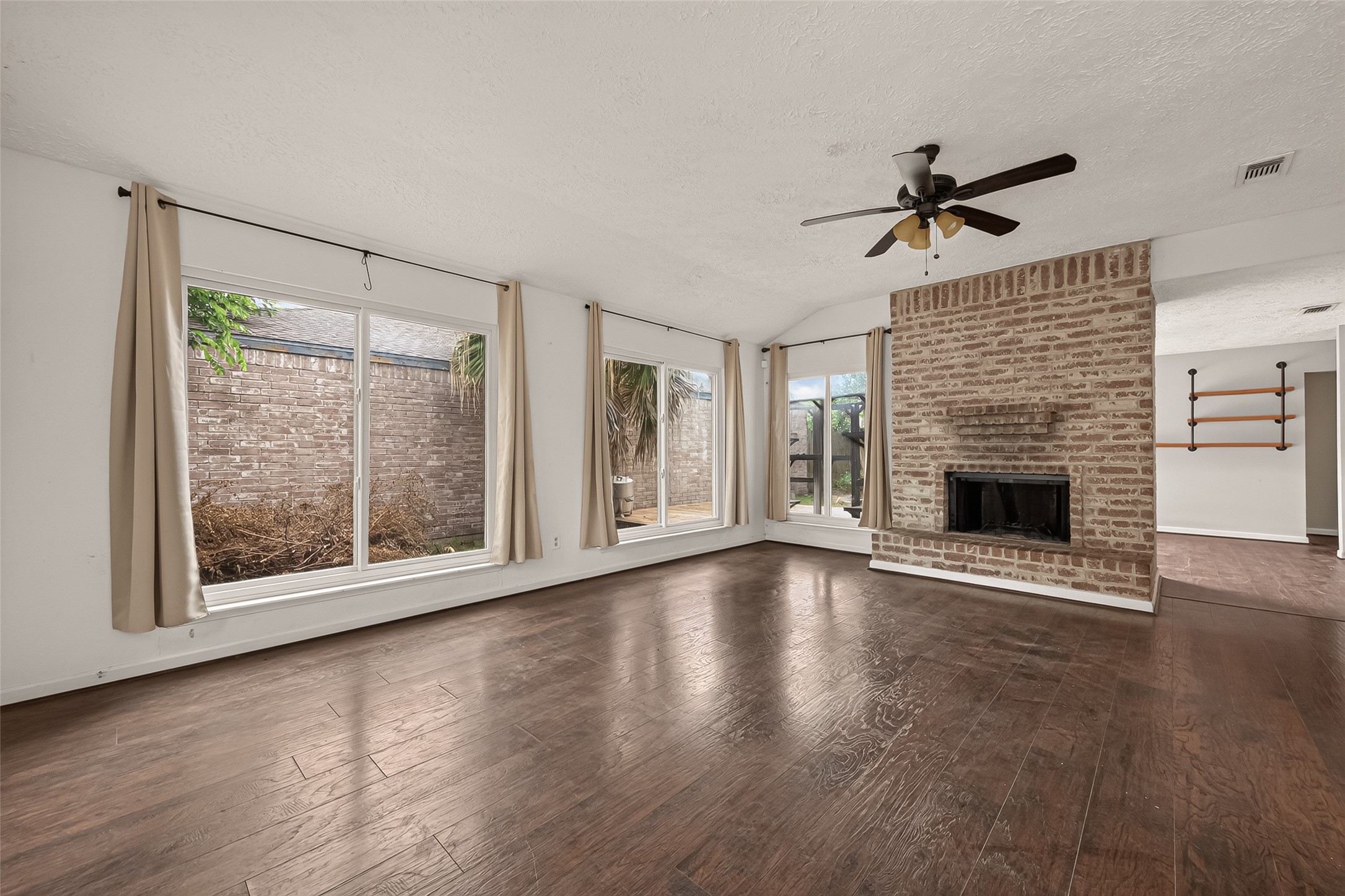 10318 Buffalo Bend Drive Property Photo 1
